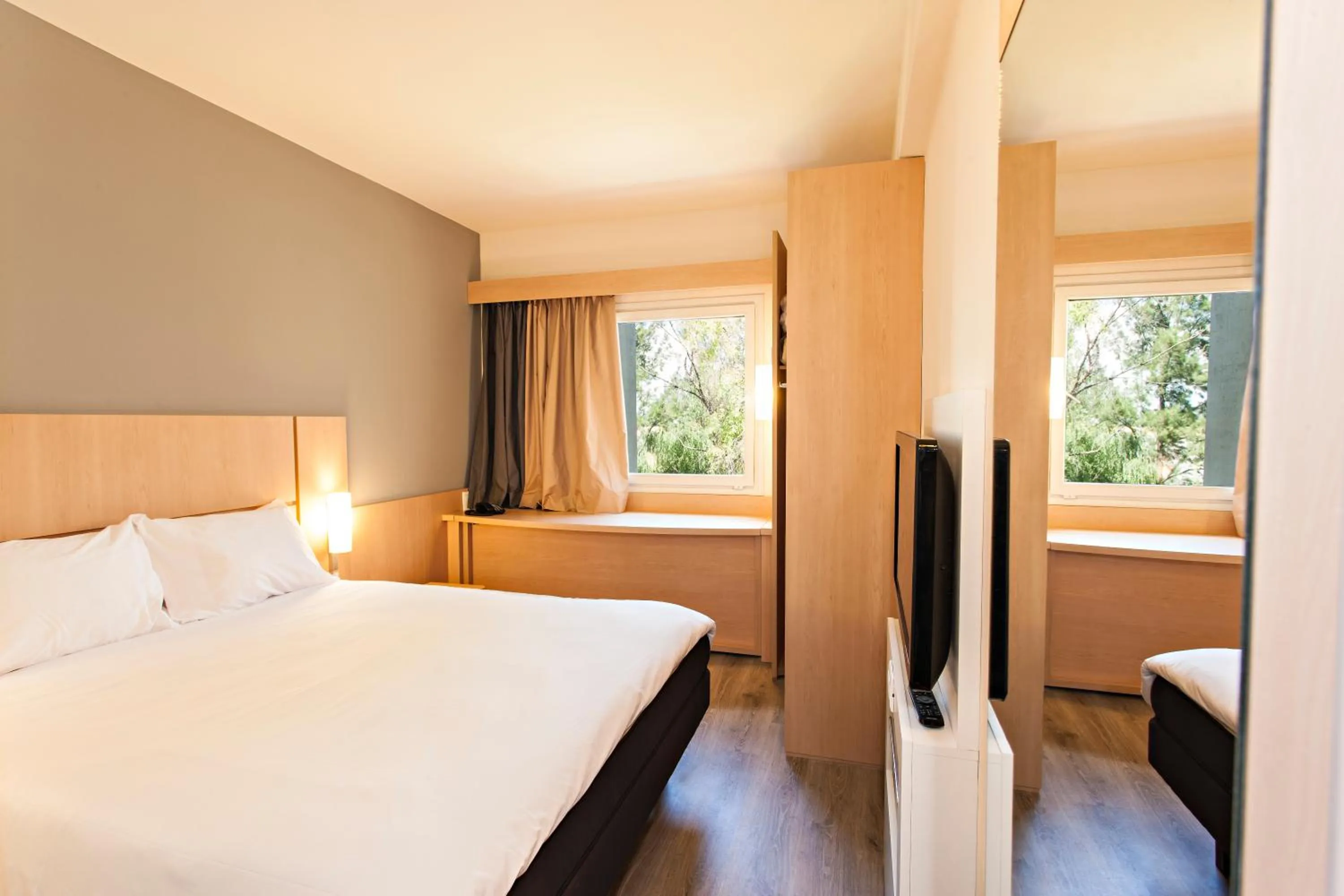 Bedroom, Bed in ibis Pilar