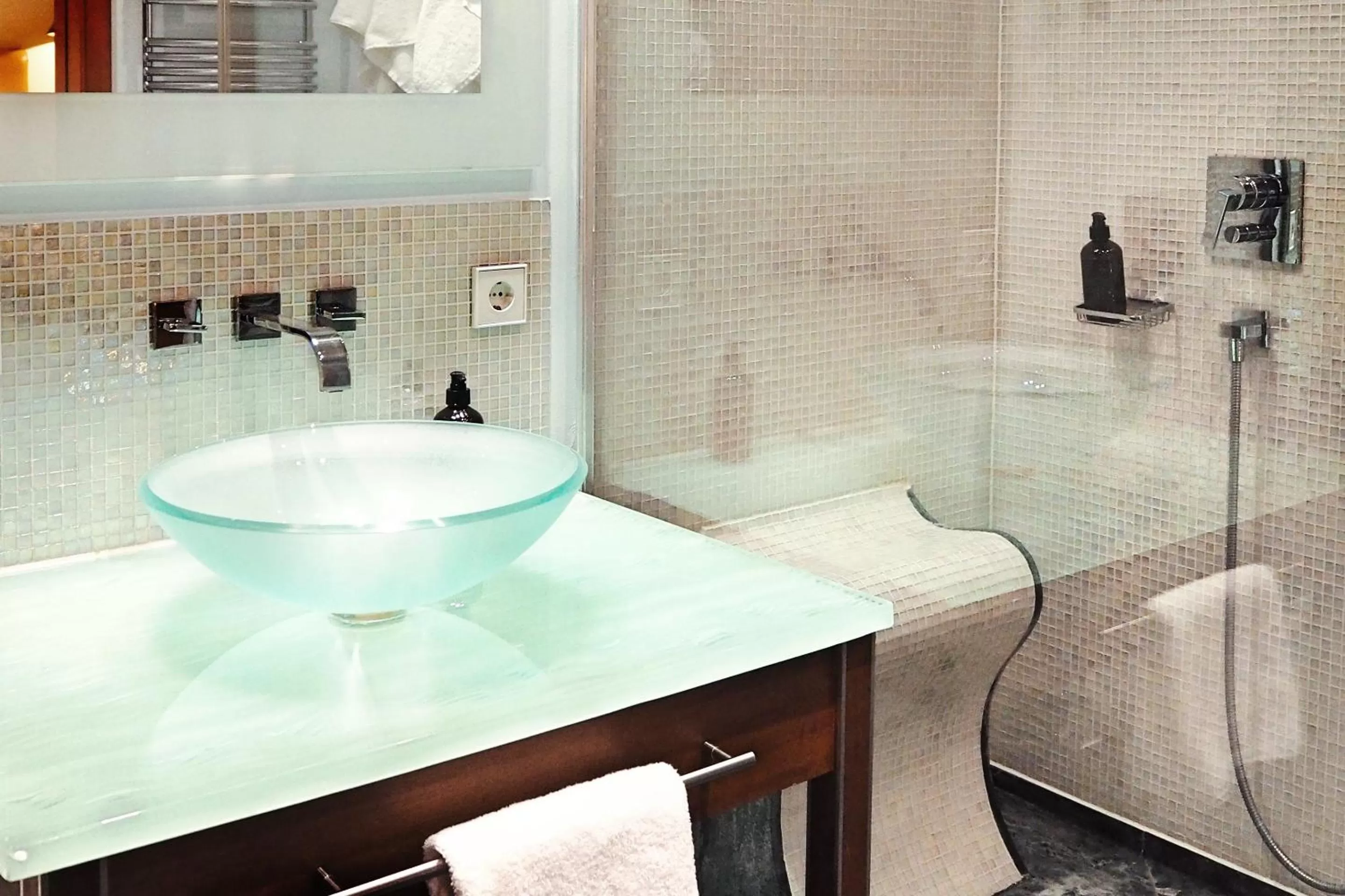 Shower in Yours Truly