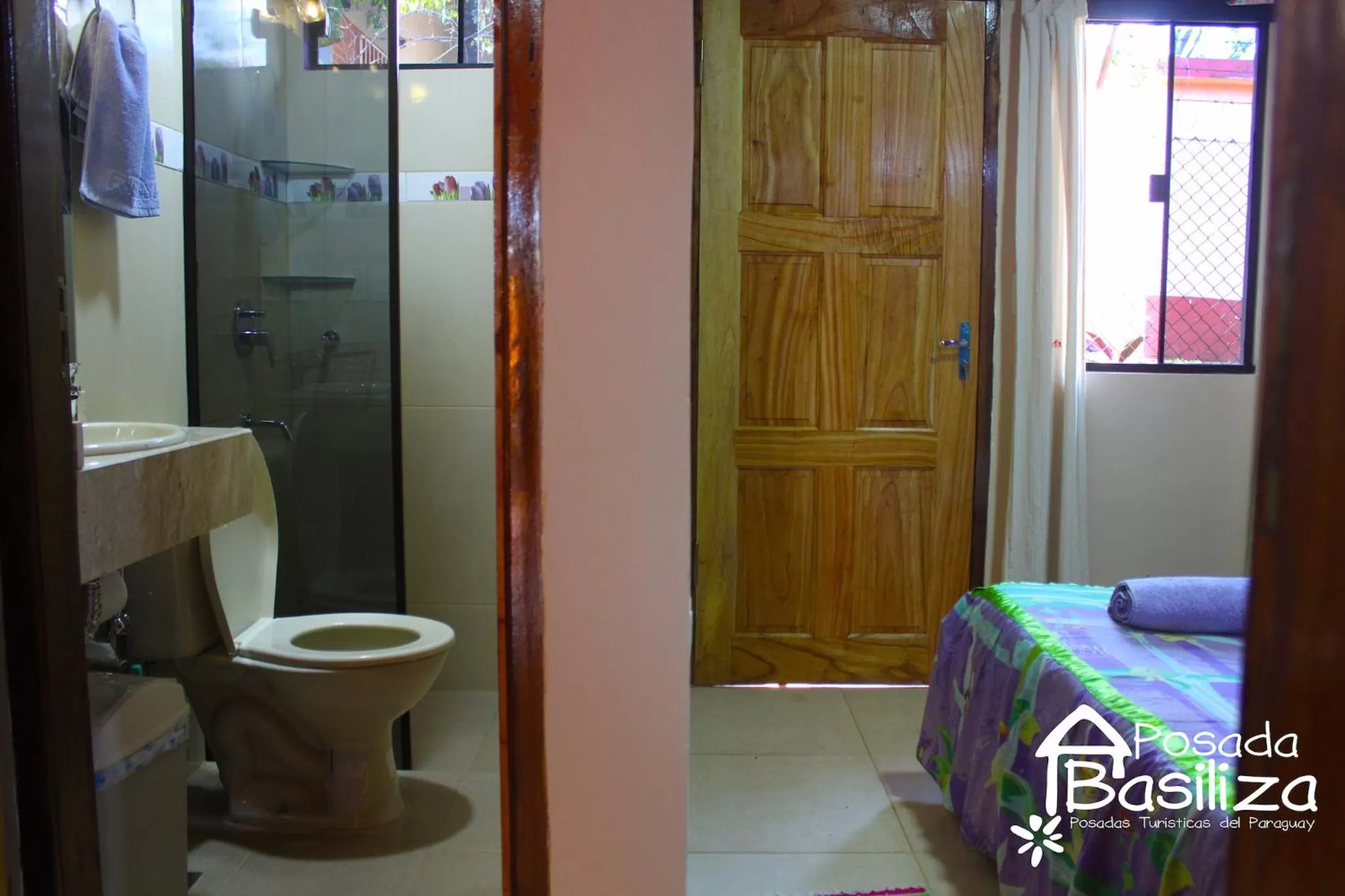 Posada Basiliza, Encarnación PY