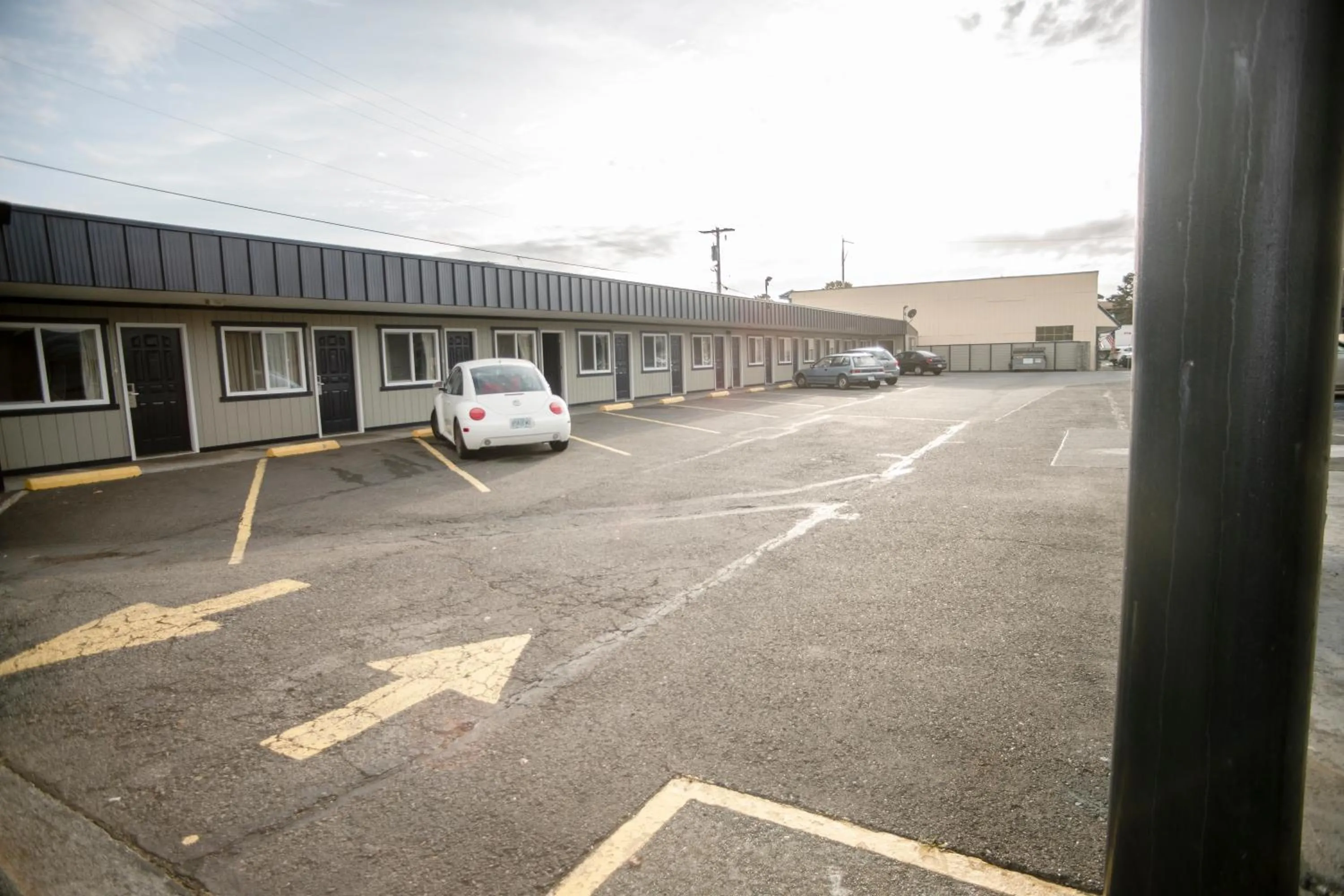 Property building in Pacific Inn