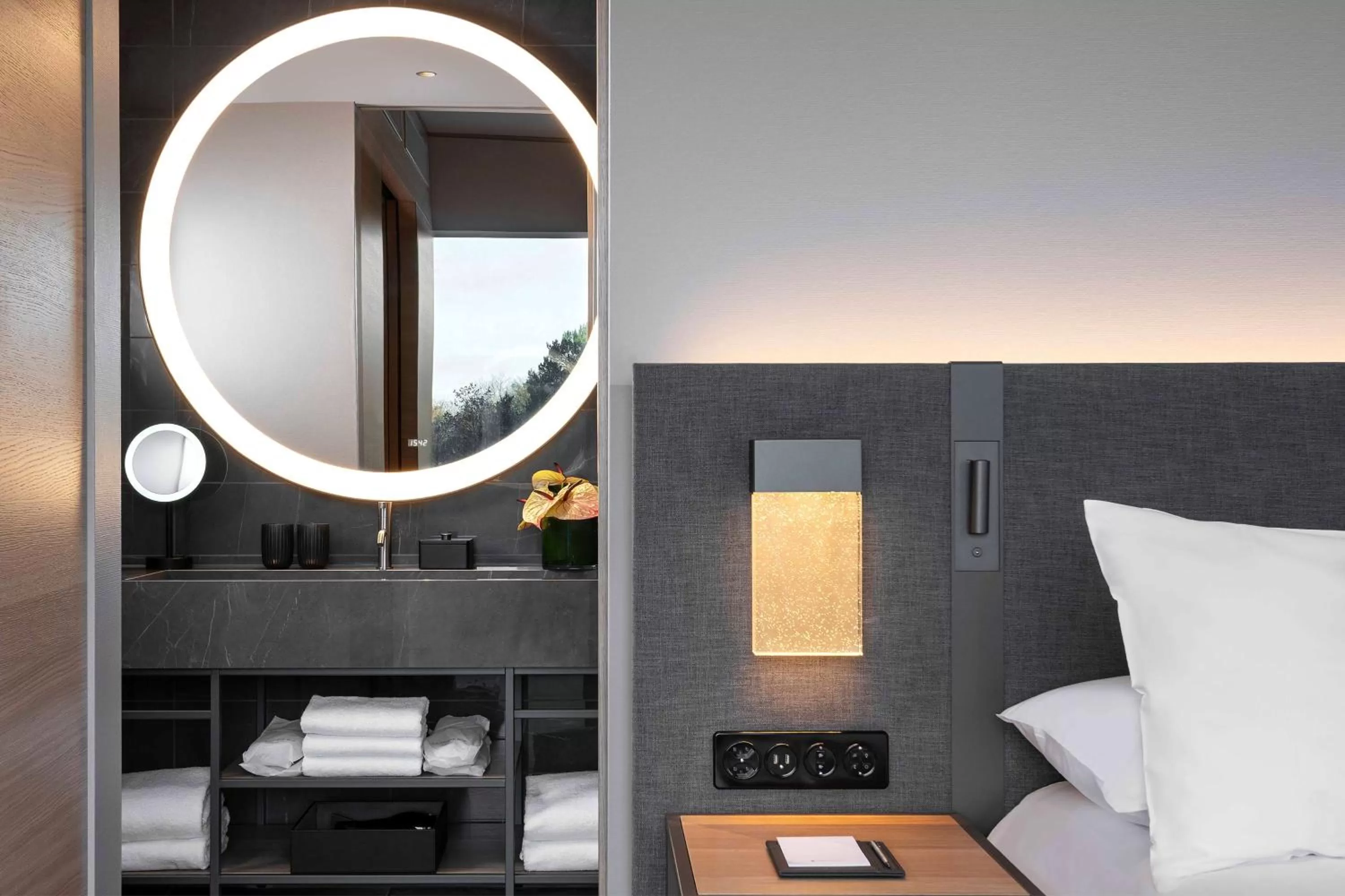 Bed in Hyatt Regency Zurich Airport Circle