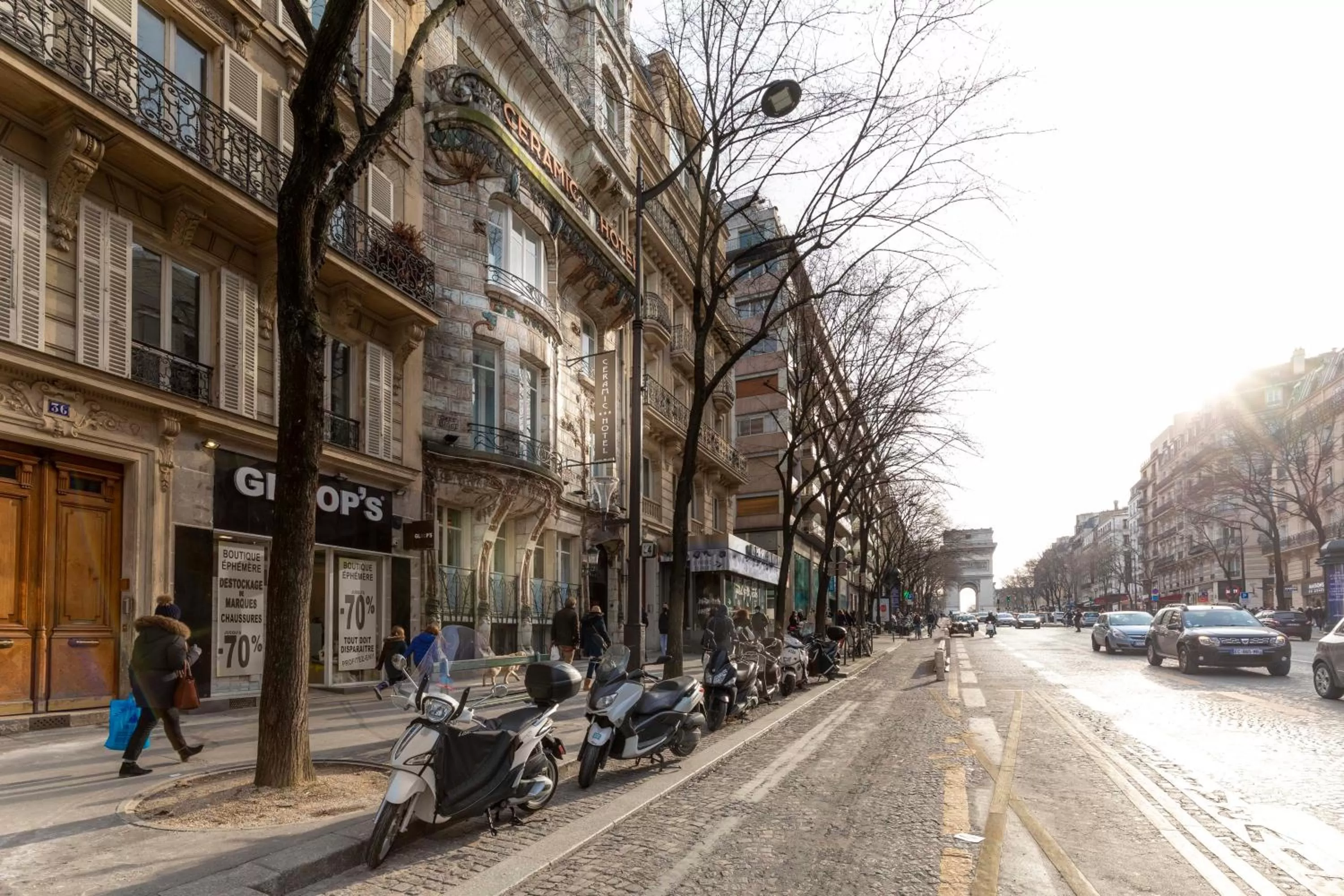 Neighbourhood in Elysées Ceramic