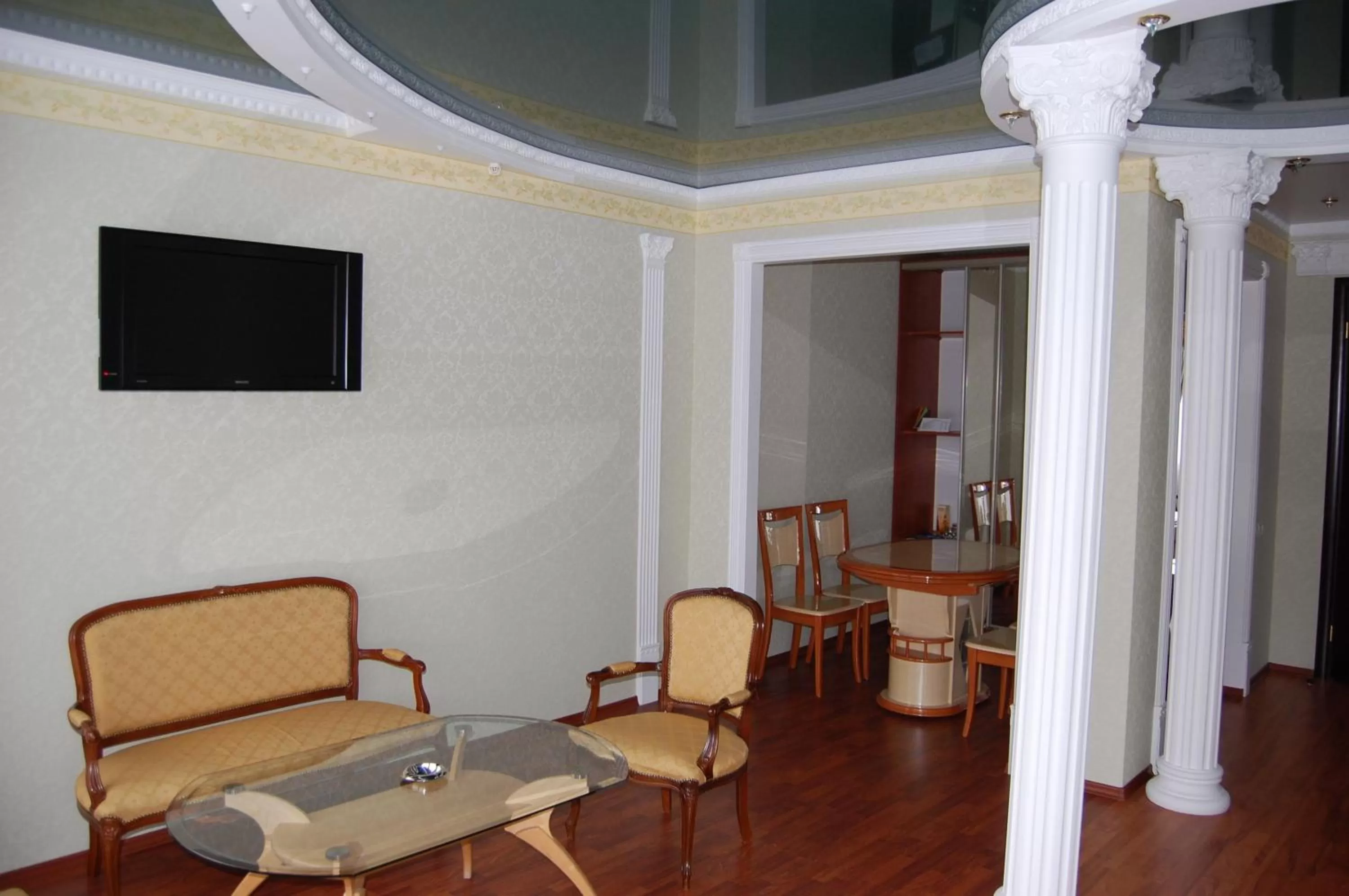 Photo of the whole room, Seating Area in Hotel Prydesnyansky