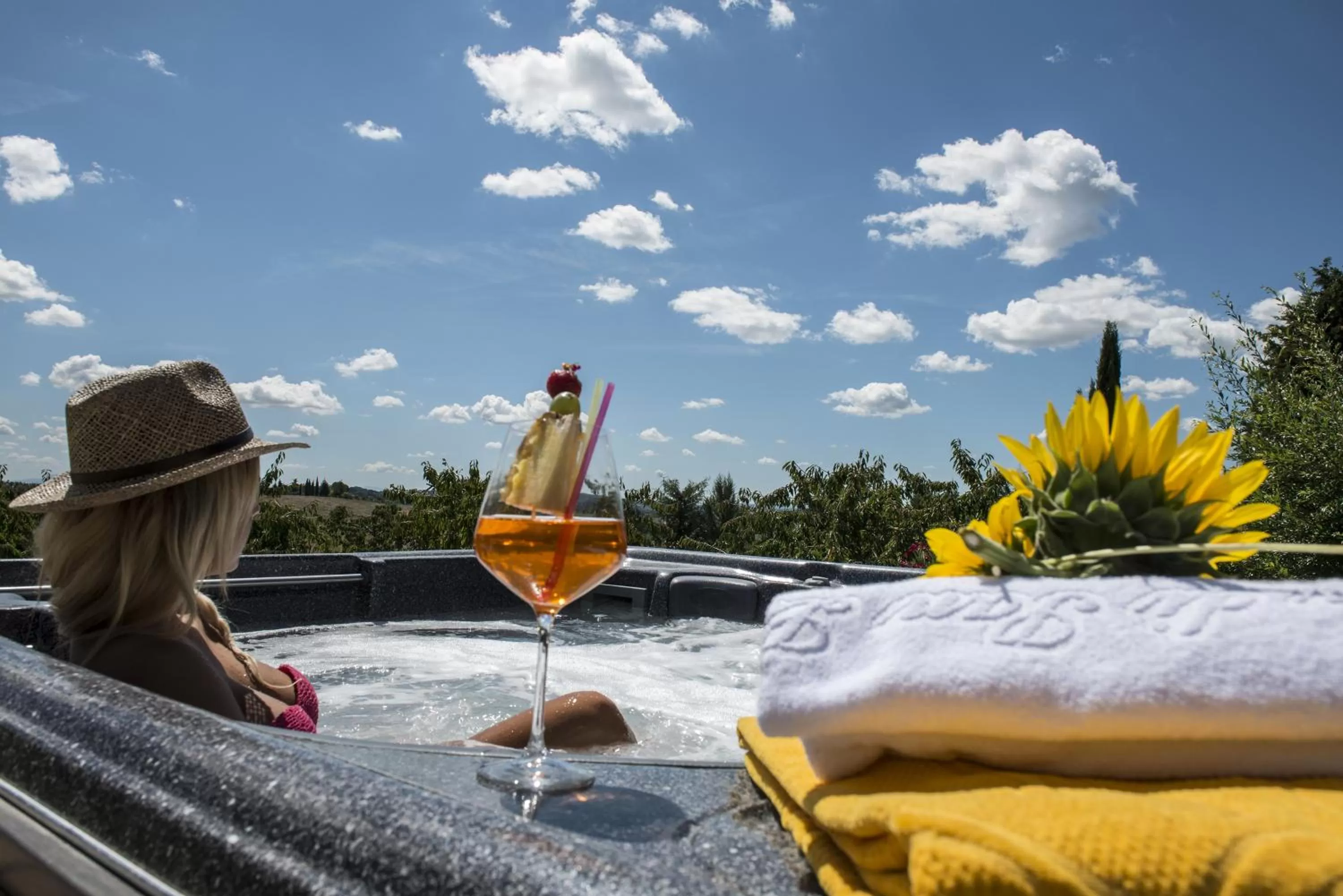 Hot Tub in Hotel Belvedere Di San Leonino