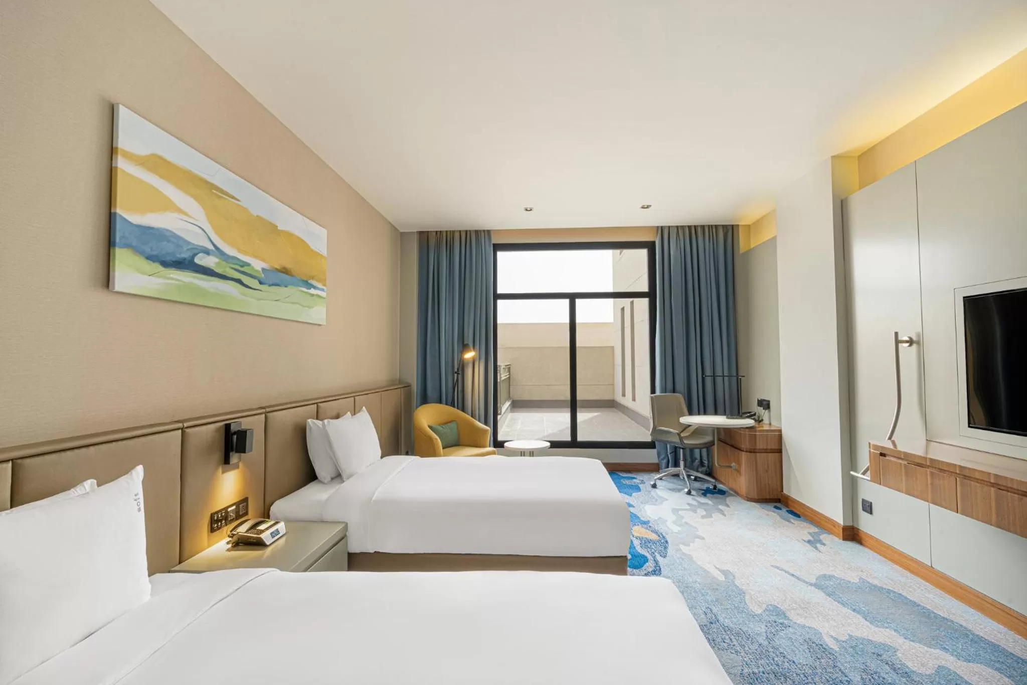 Photo of the whole room, Bed in Holiday Inn Riyadh The Business District by IHG