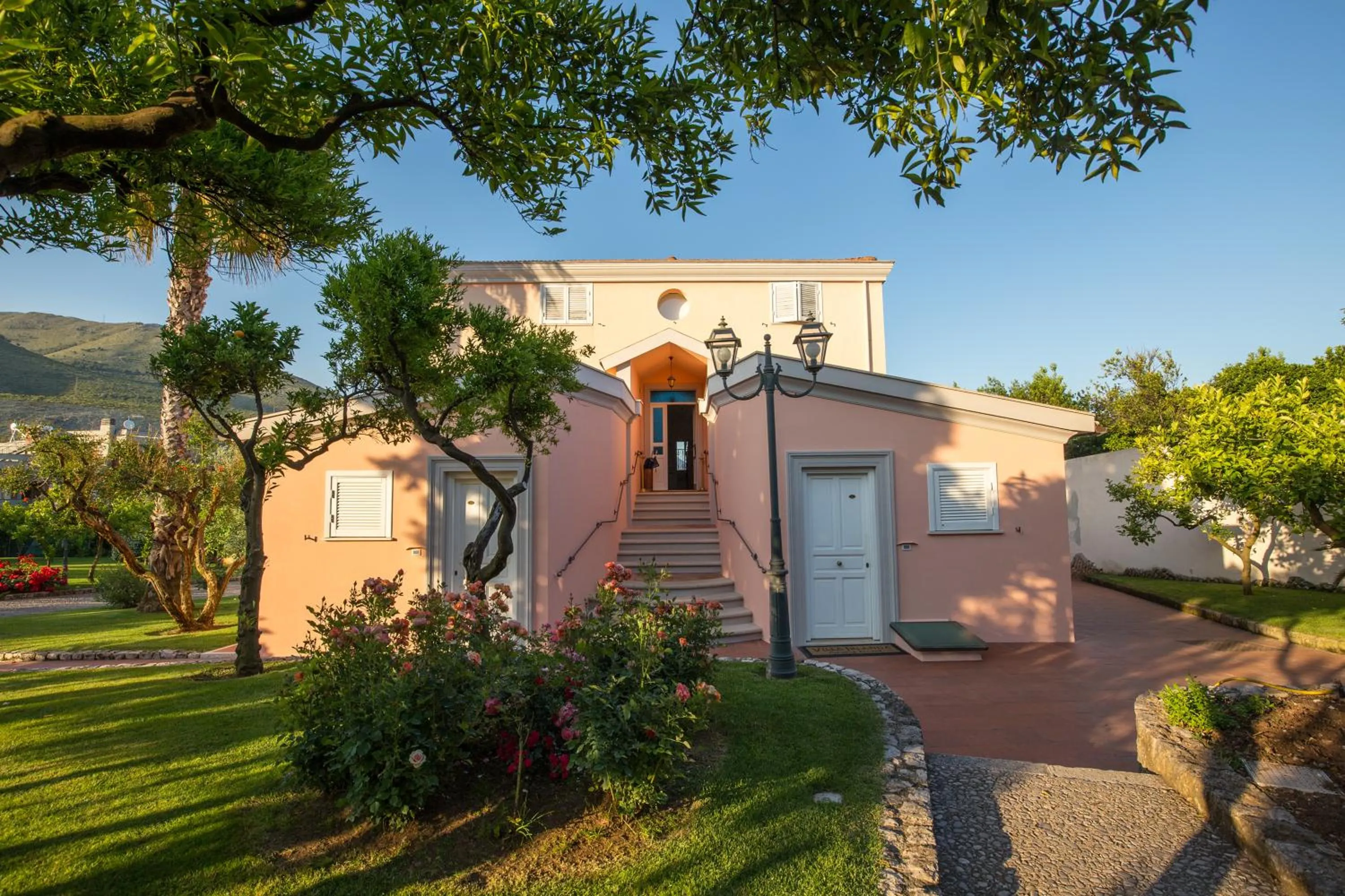 Property building in Villa Irlanda Grand Hotel