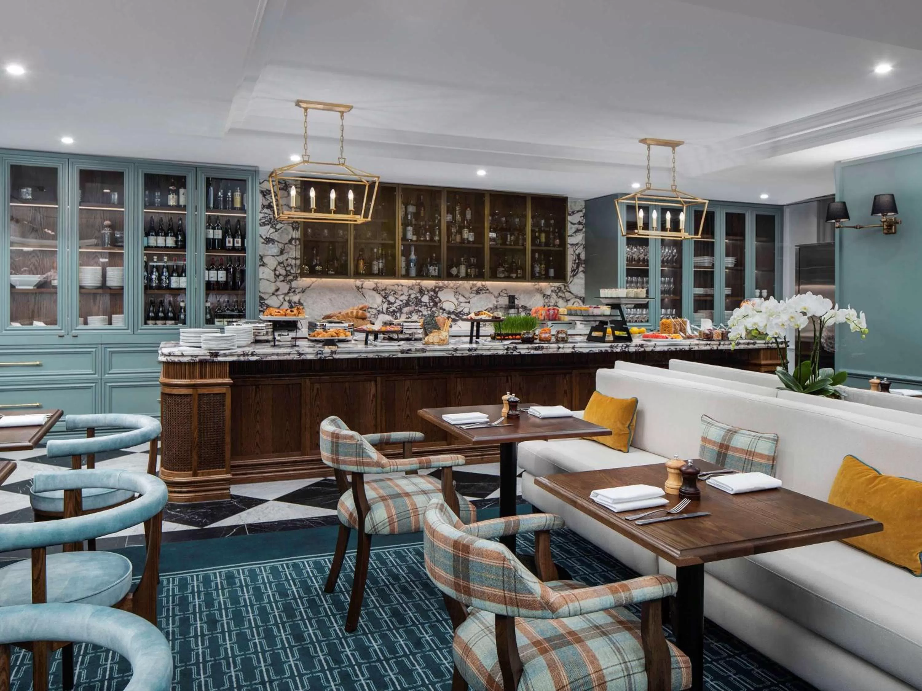 Photo of the whole room, Restaurant/Places to Eat in Pullman Melbourne on Swanston