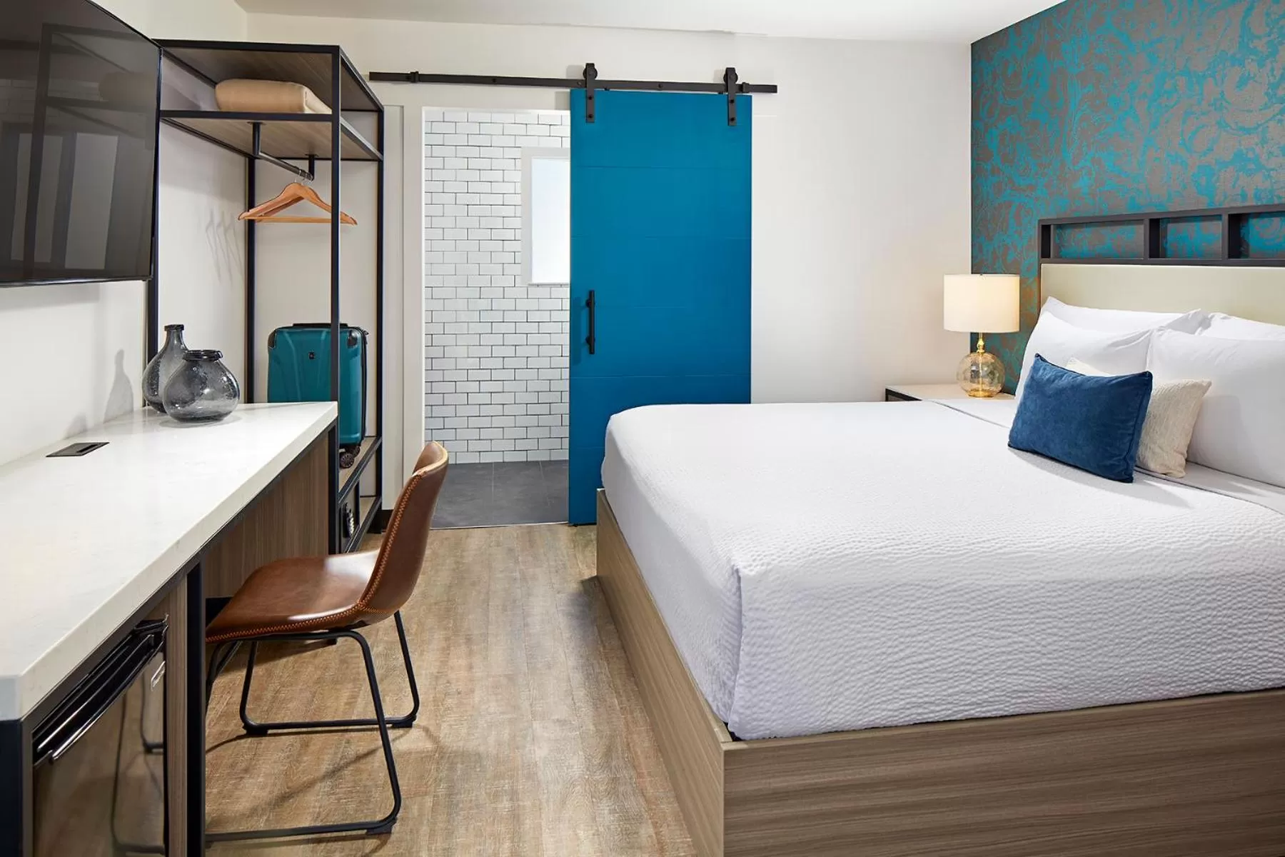 Bedroom, Bed in The Shoal Hotel La Jolla Beach