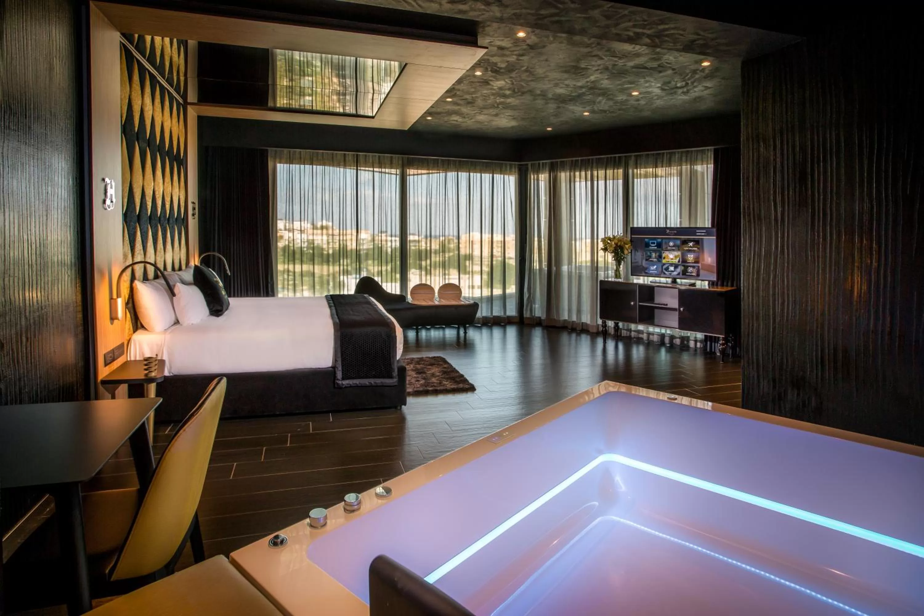 Sea view, Bed in H Hotel & SPA - Adults Only