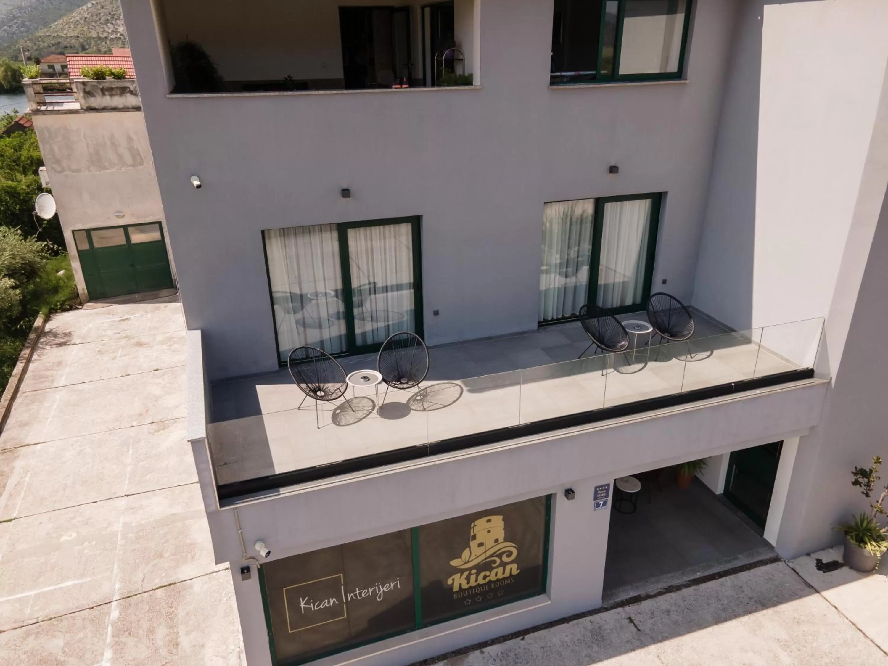 Balcony/Terrace, Bathroom in Boutique rooms Kican