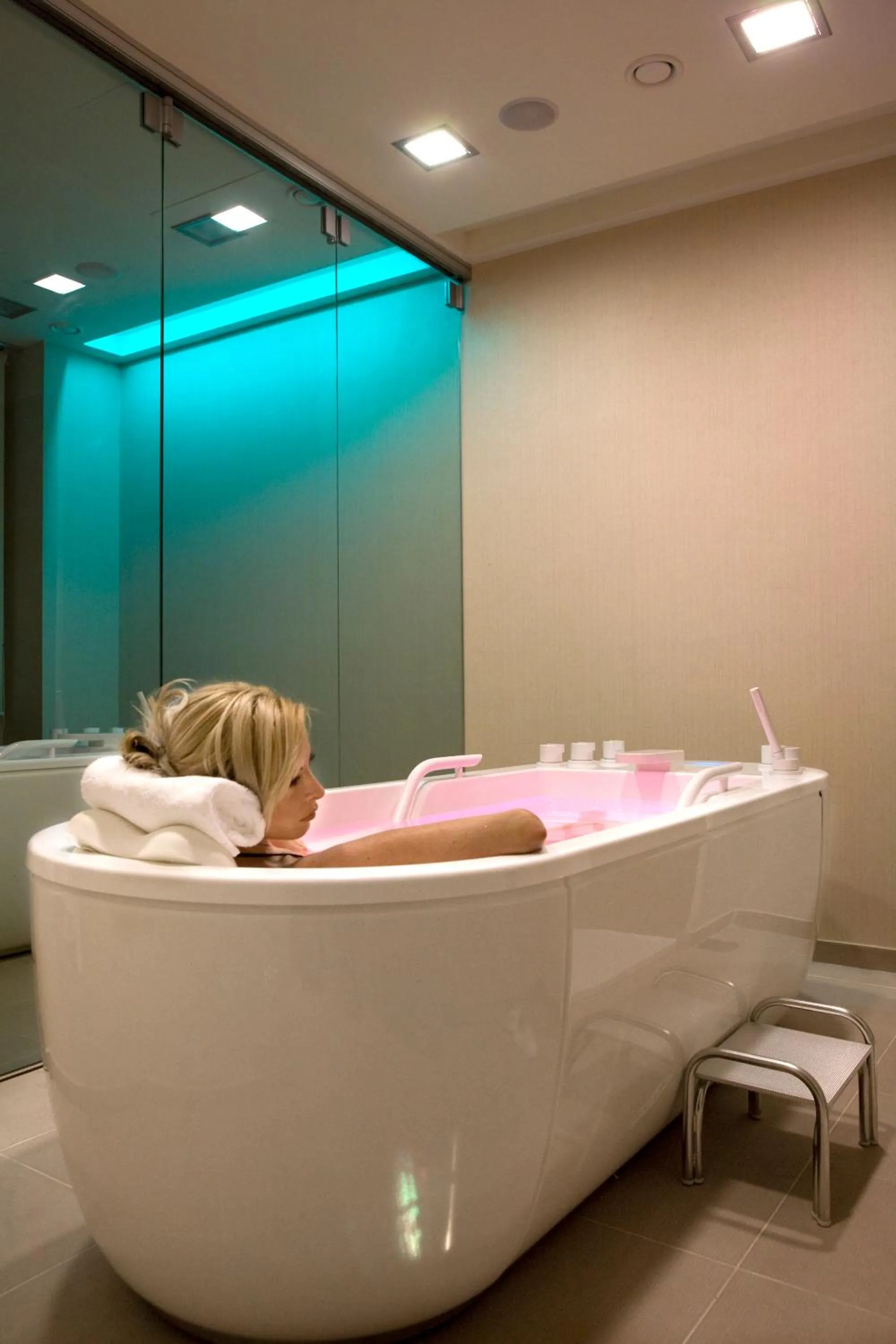 Spa and wellness centre/facilities in Ramada Plaza by Wyndham Thraki