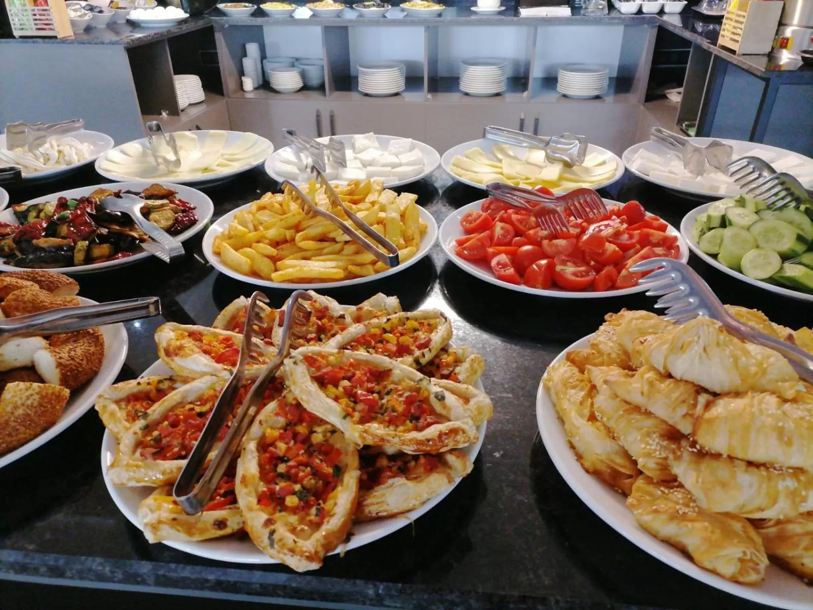 Restaurant/places to eat in Estera Hotel Silent