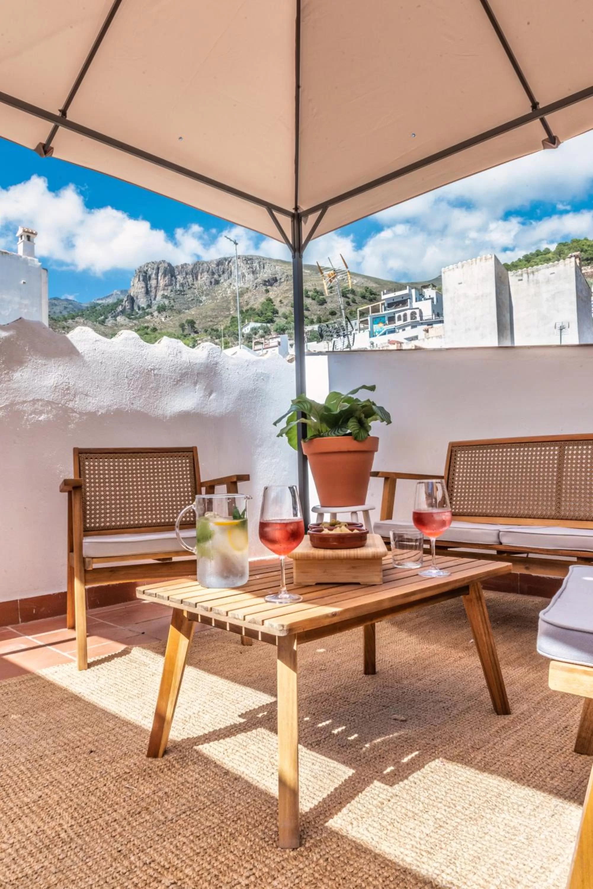 Patio in Encanto Guesthouse