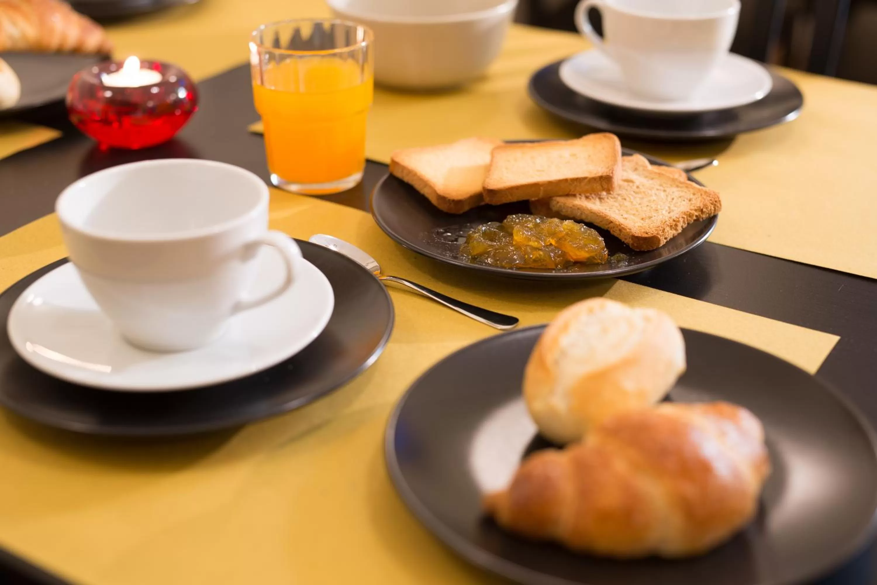 Buffet breakfast in Locanda Orchidea