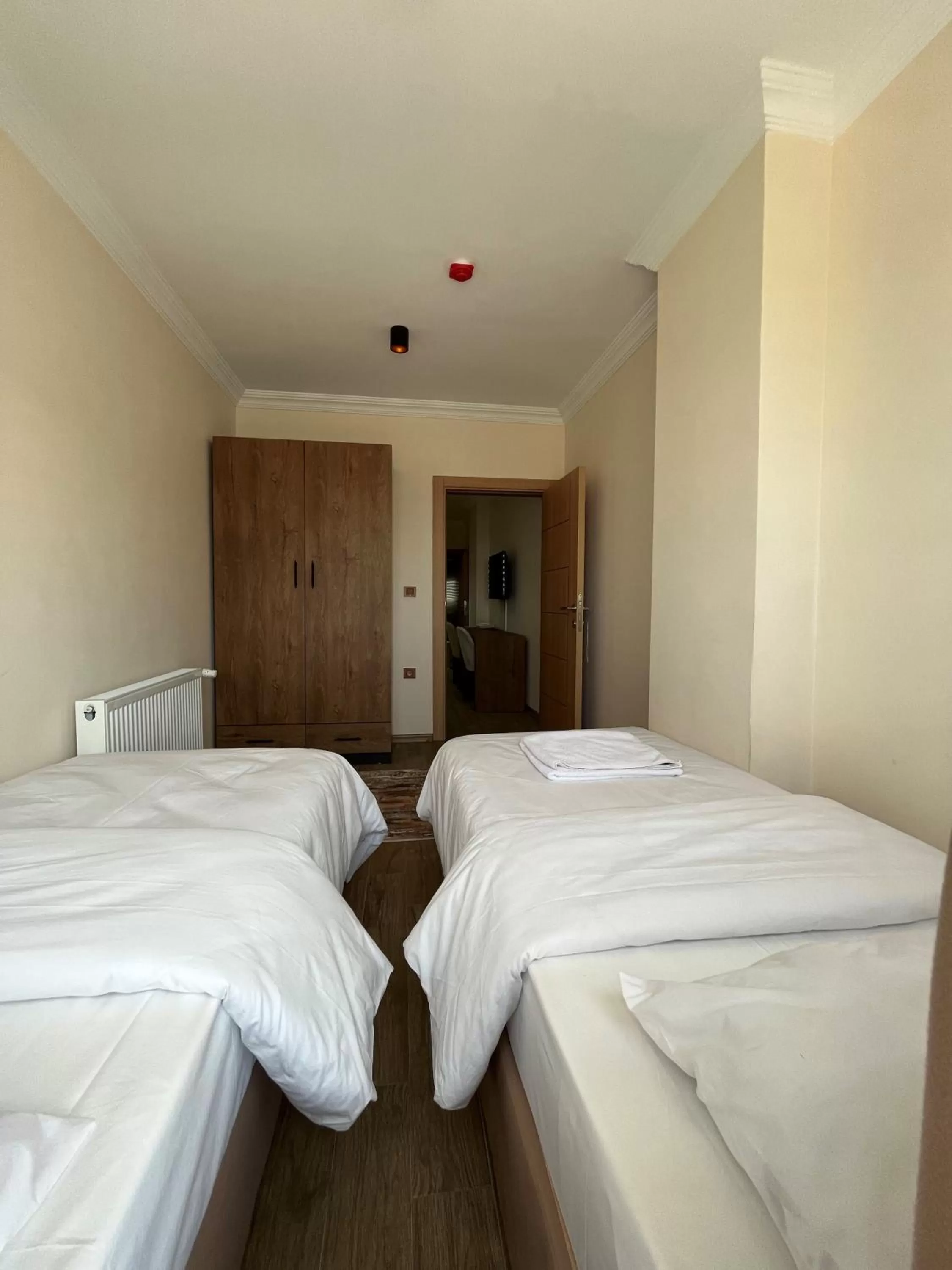 Bedroom in White House Apart