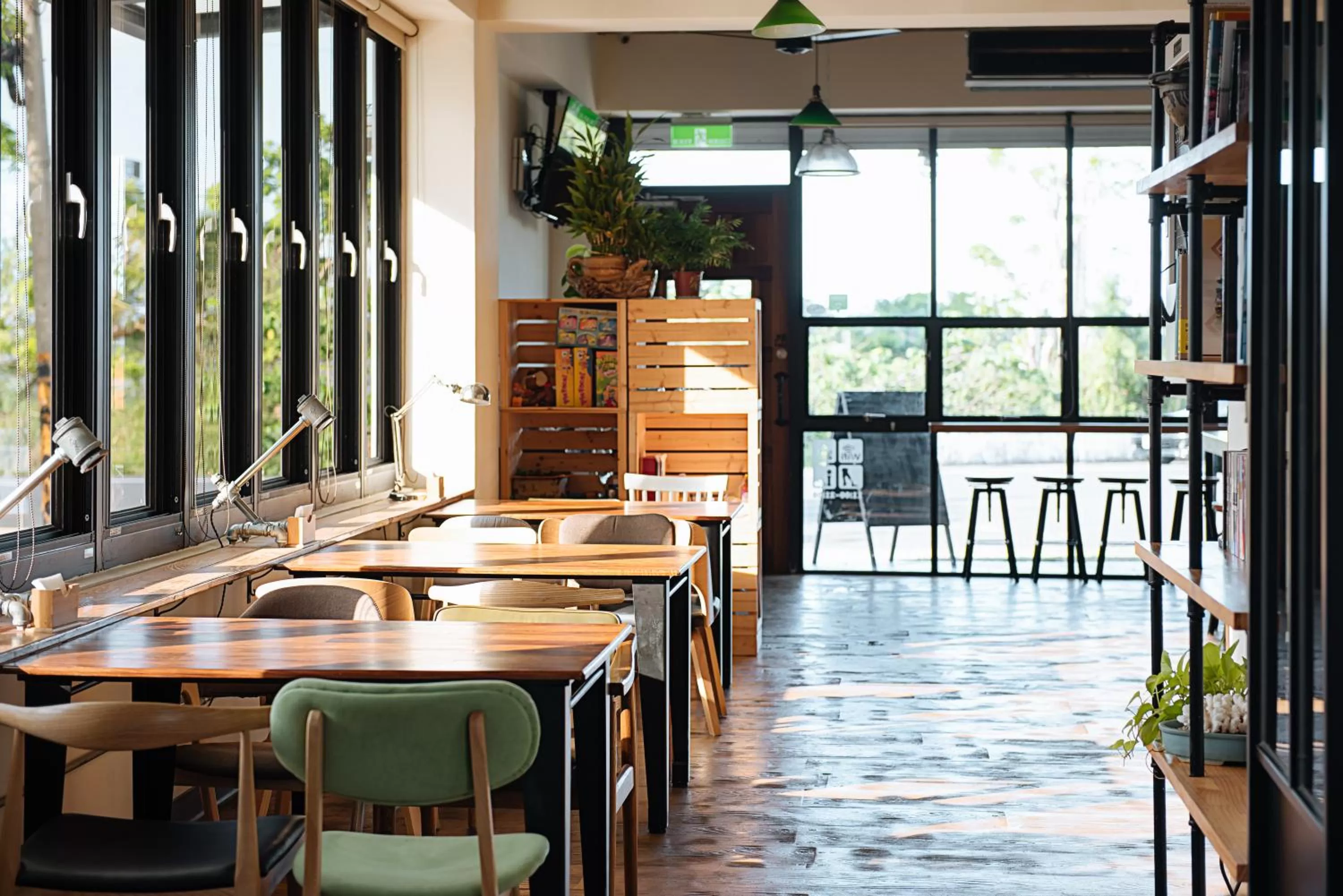 Restaurant/Places to Eat in Chillax Inn B&B