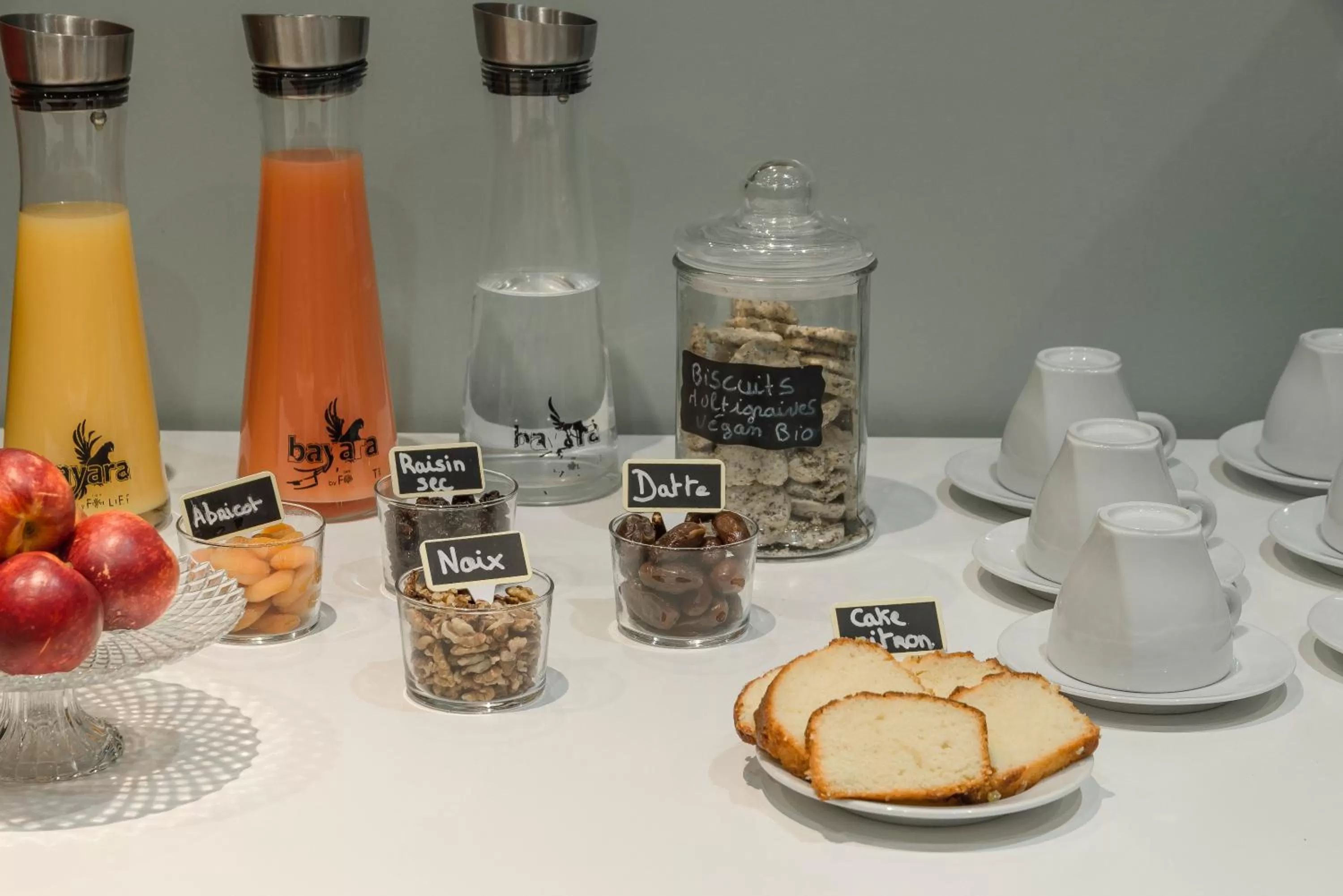 Food and drinks in Grand Hôtel Dauphiné Toulon, Boutique Hôtel & Suites