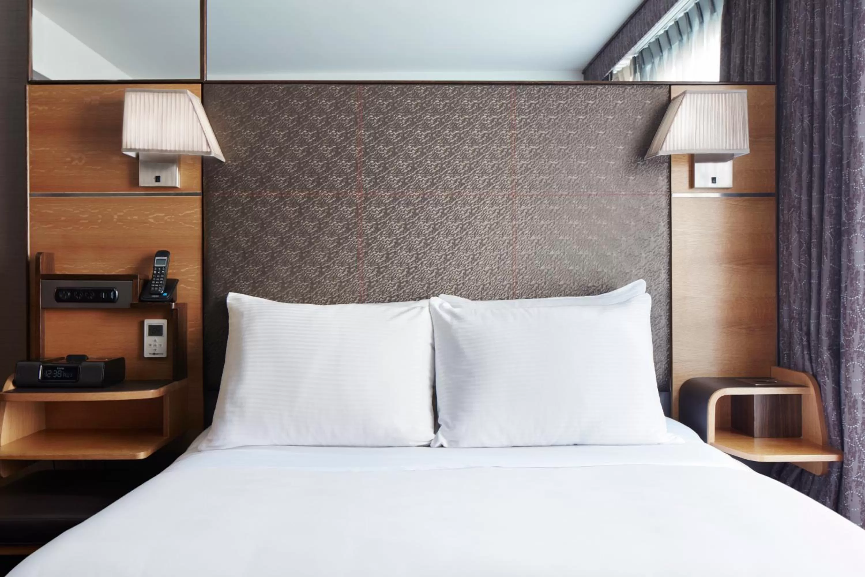 Photo of the whole room, Bed in The Jewel Hotel, New York