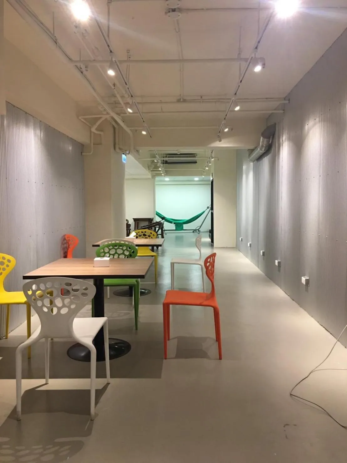 Restaurant/places to eat in Single inn- KAOHSIUNG LINSEN