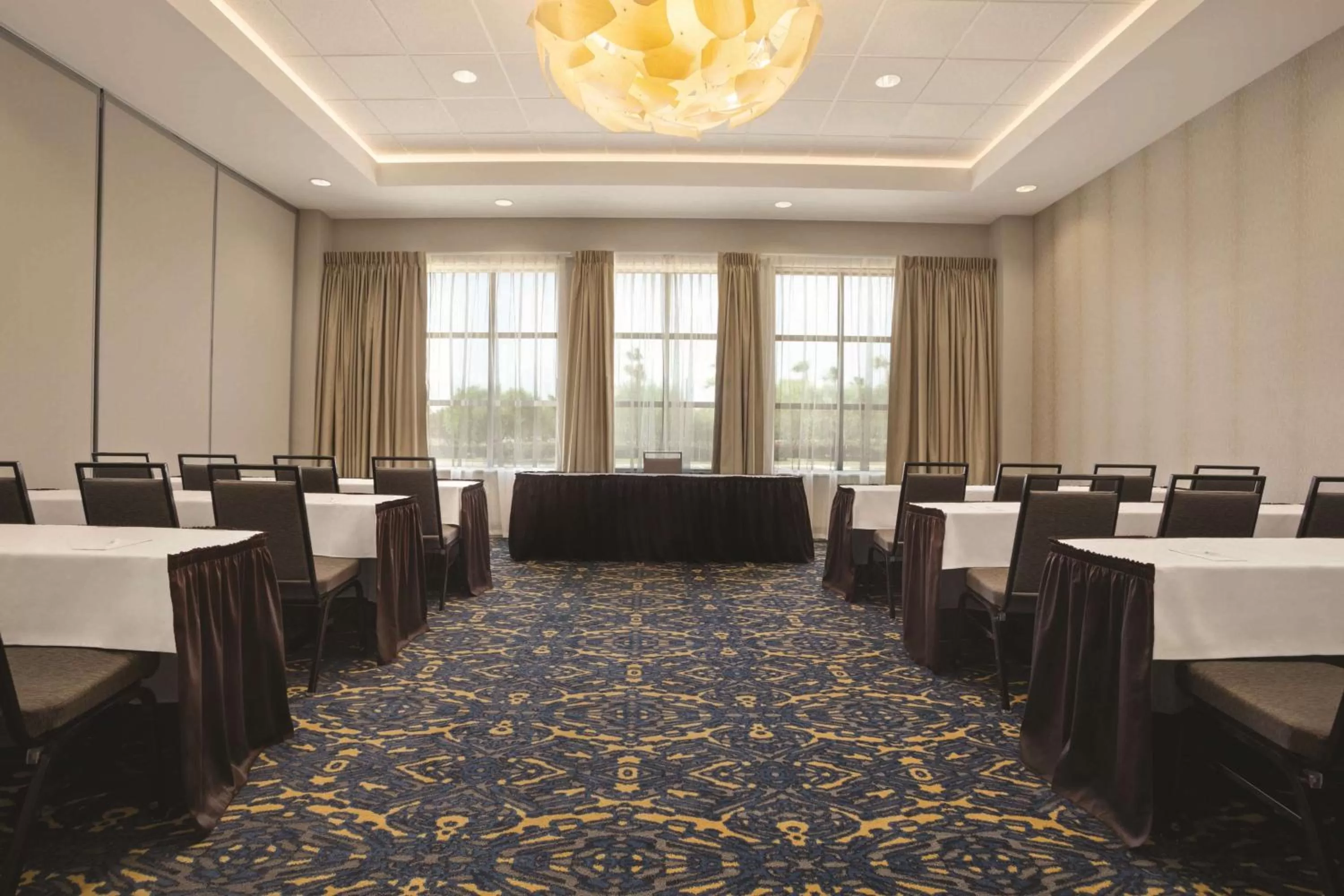 Lobby or reception in Embassy Suites by Hilton McAllen Convention Center