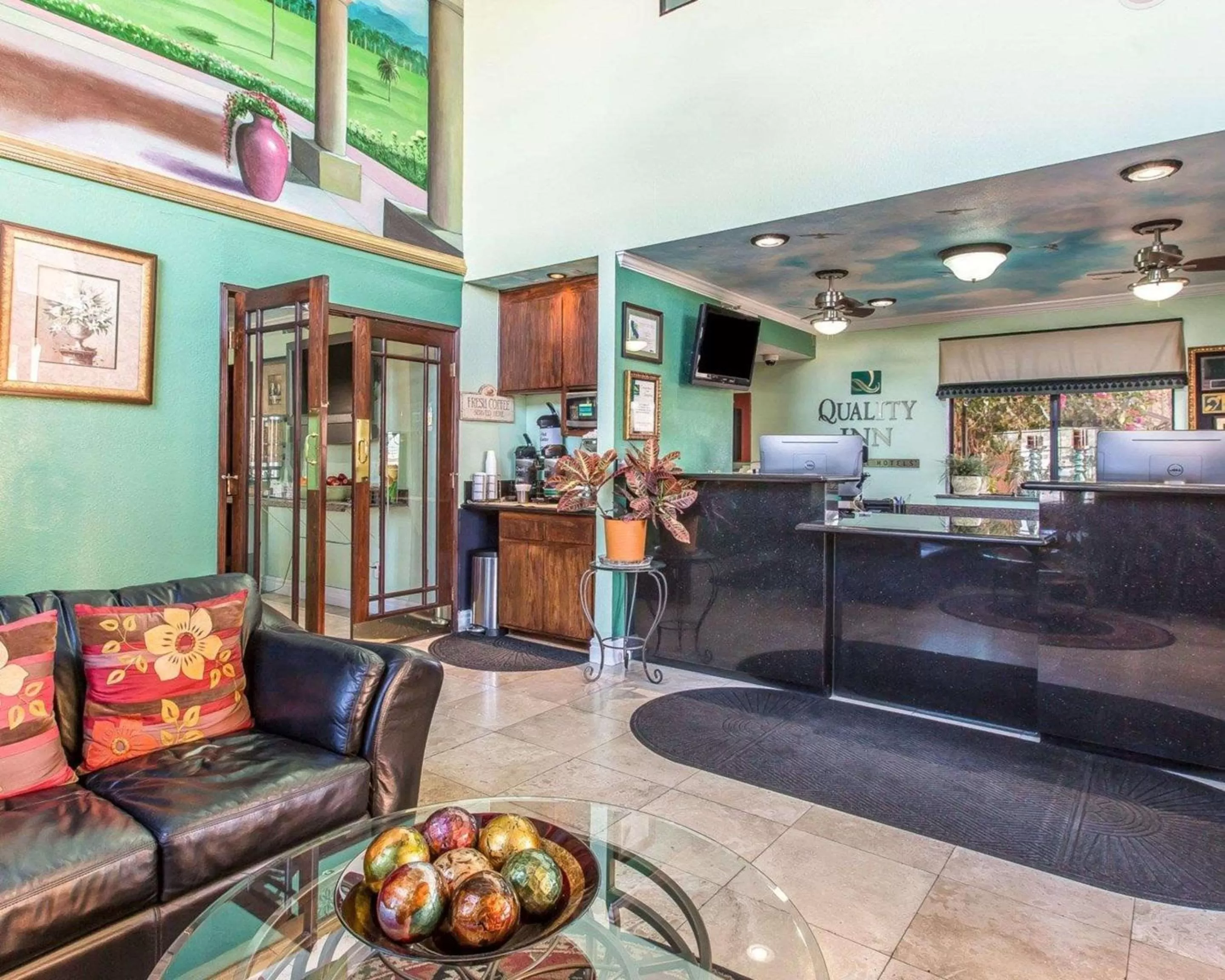 Lobby or reception in Quality Inn Hemet - San Jacinto