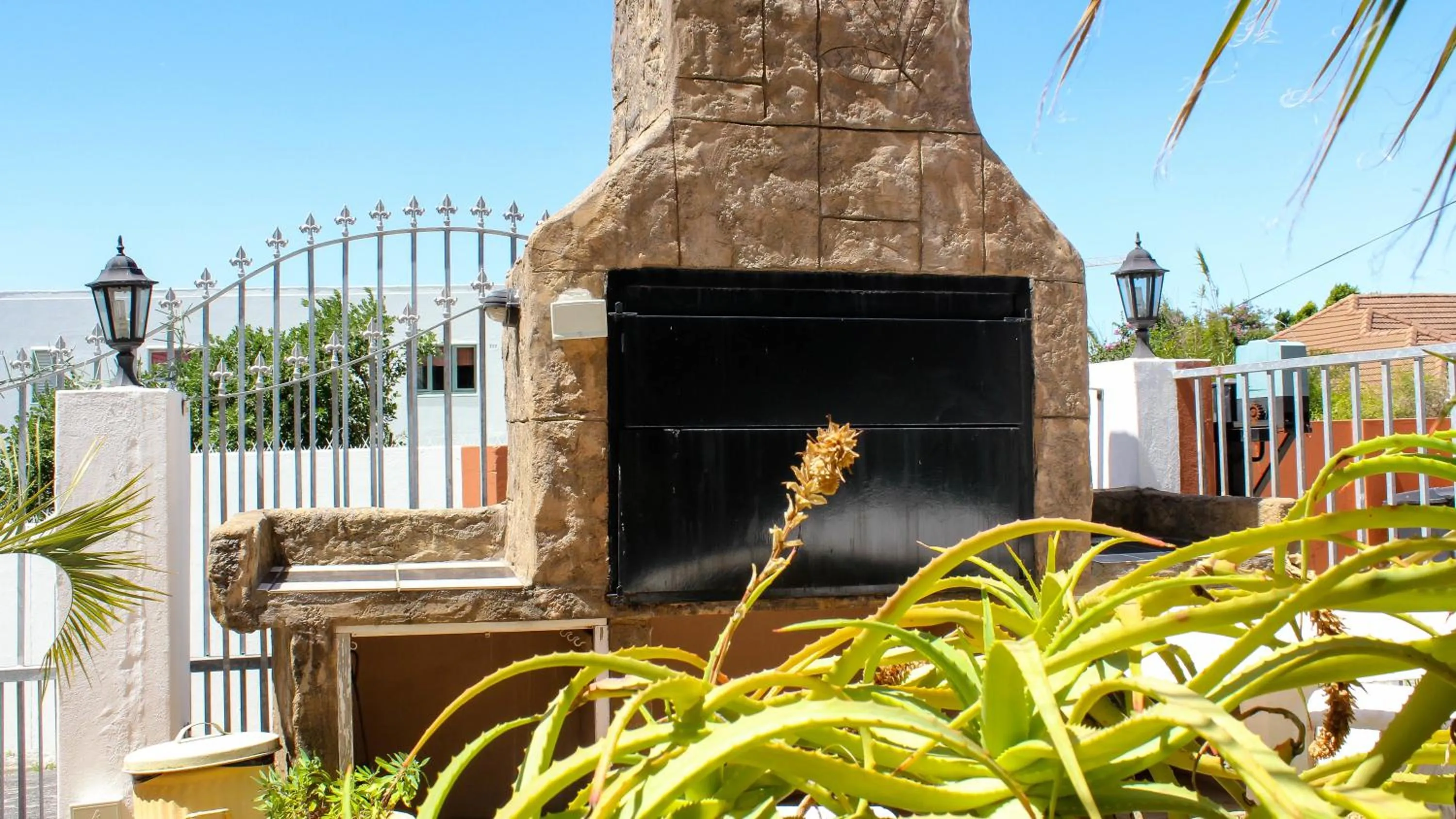 BBQ facilities in Port View Guest House