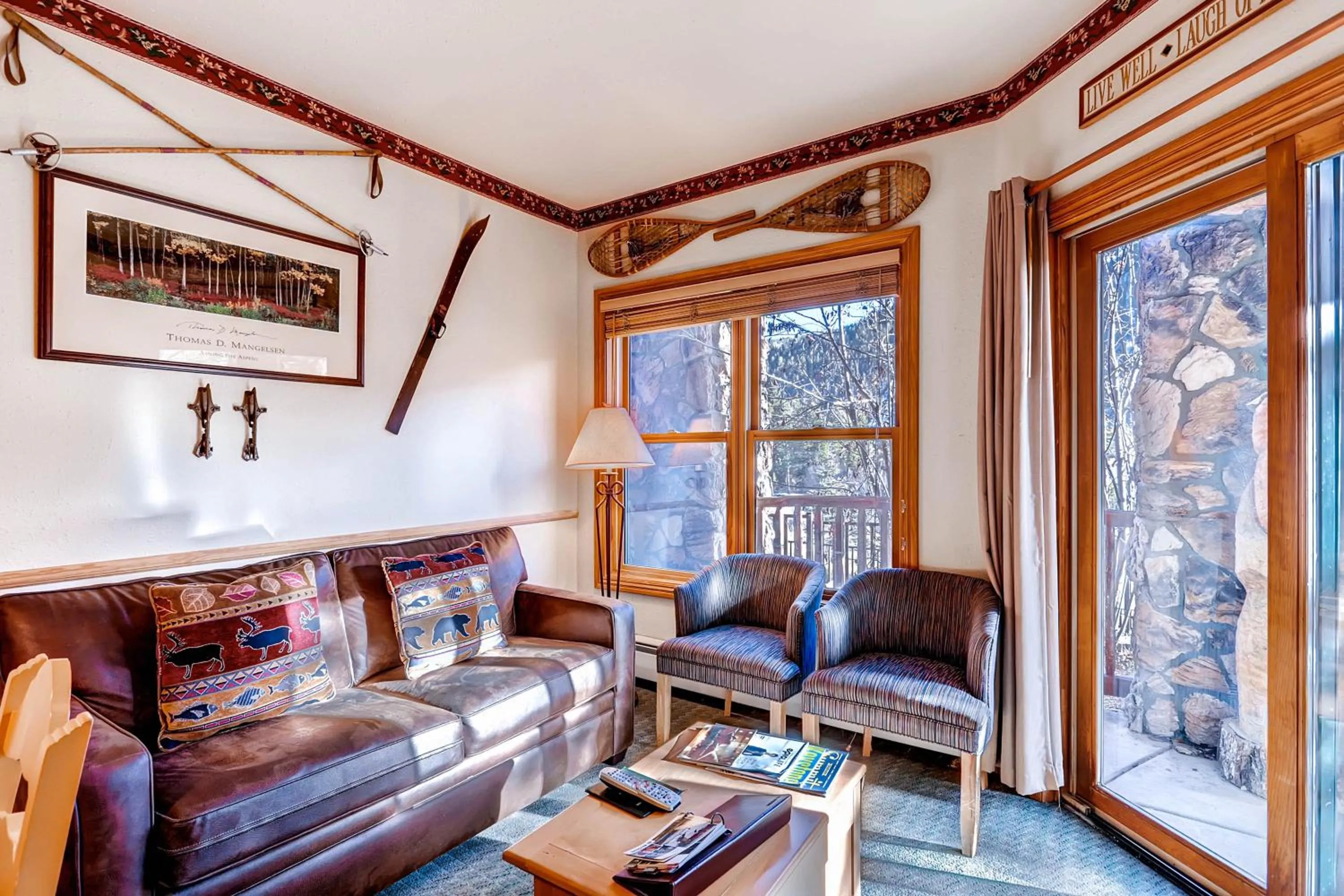 Living room in Gateway Mountain Lodge, A Vail Resorts Property