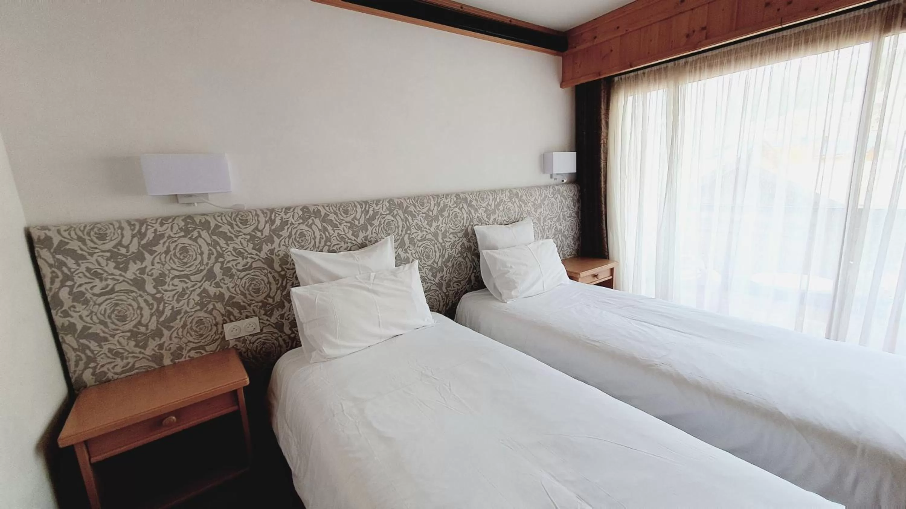 Bedroom, Bed in Hôtel Macchi Restaurant & Spa