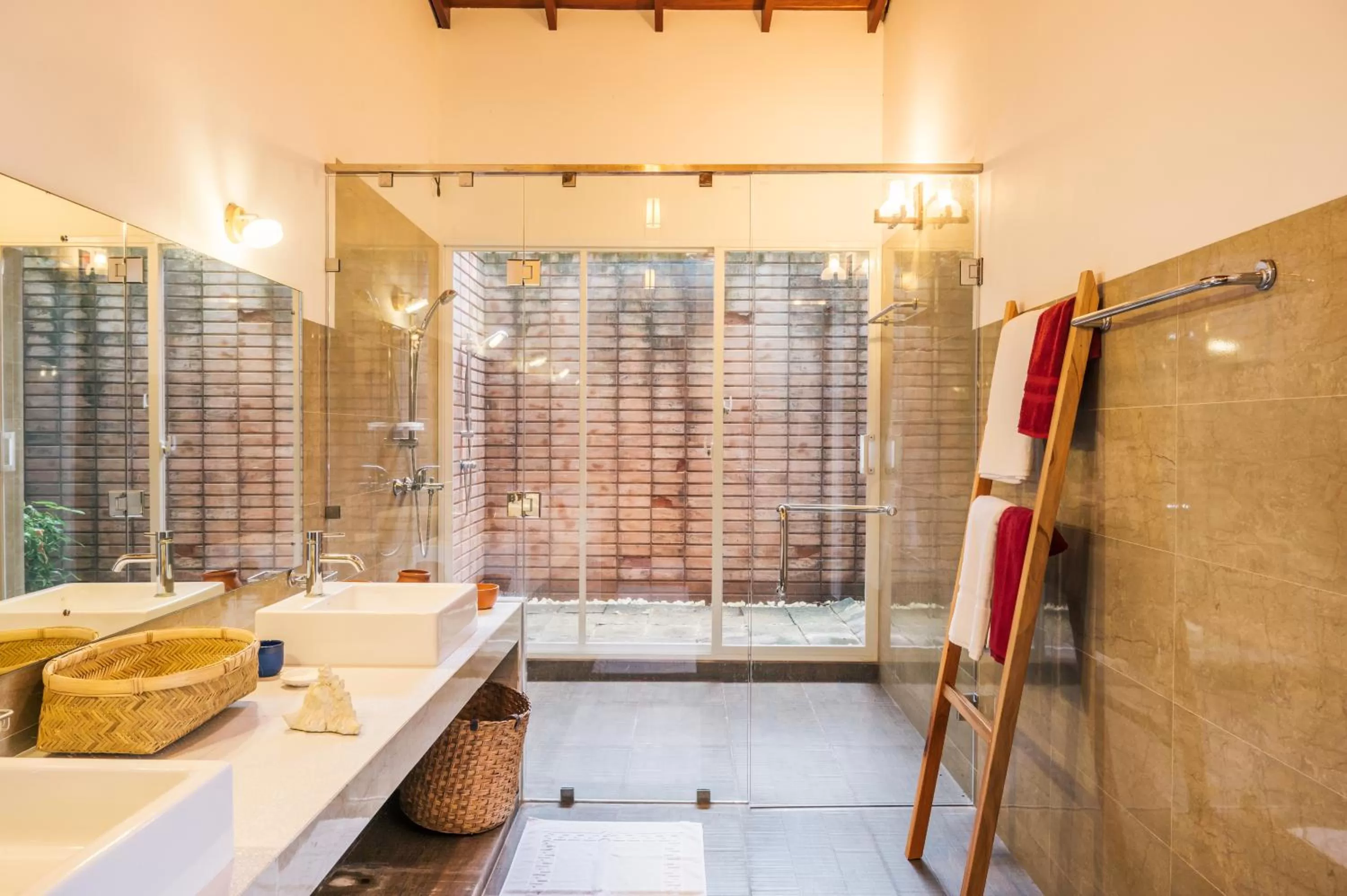 Bathroom in Sānti Beach House with pool & beach