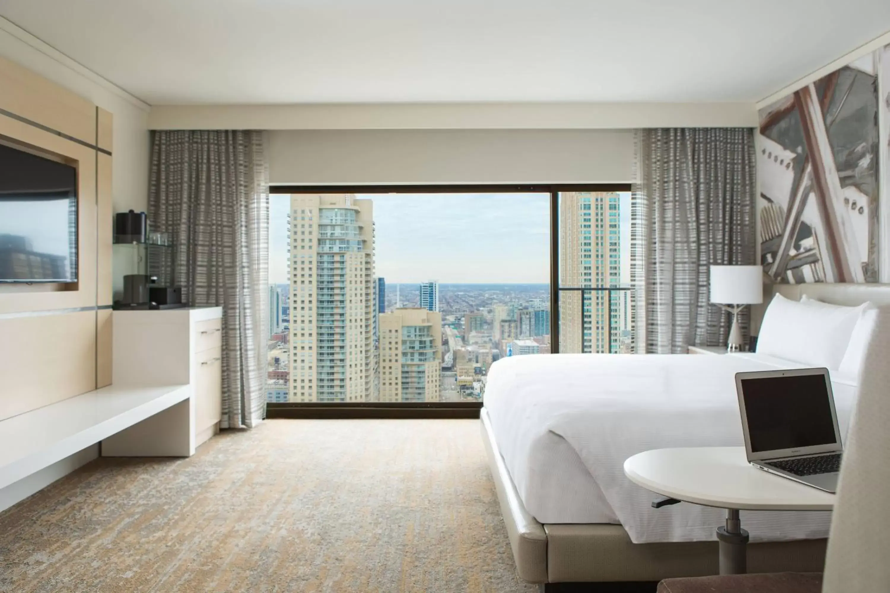 Guest Room, 1 King in Chicago Marriott Downtown Magnificent Mile Guest Room, 1 King in Chicago Marriott Downtown Magnificent Mile