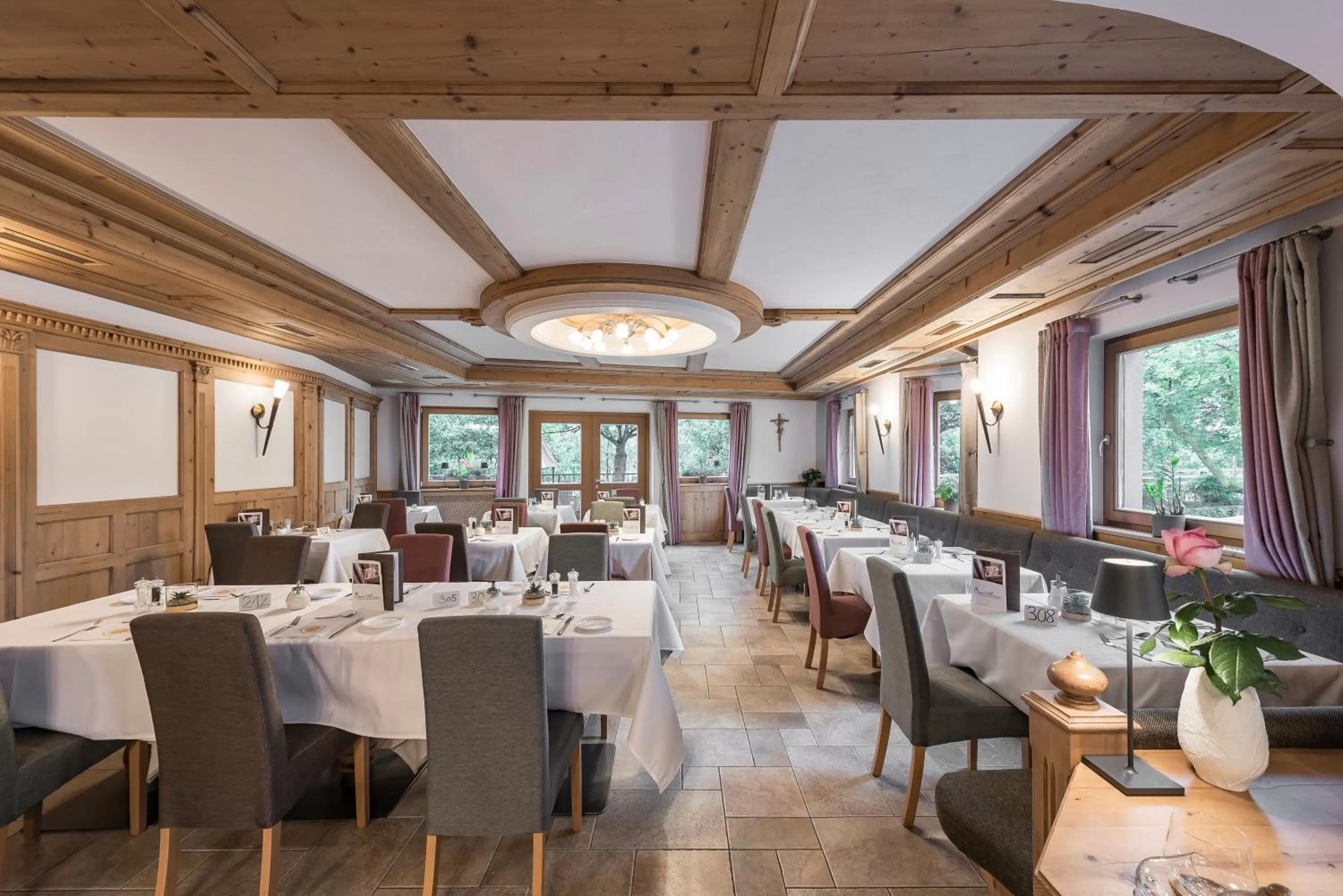 Restaurant/places to eat in Hotel Kesslwirt