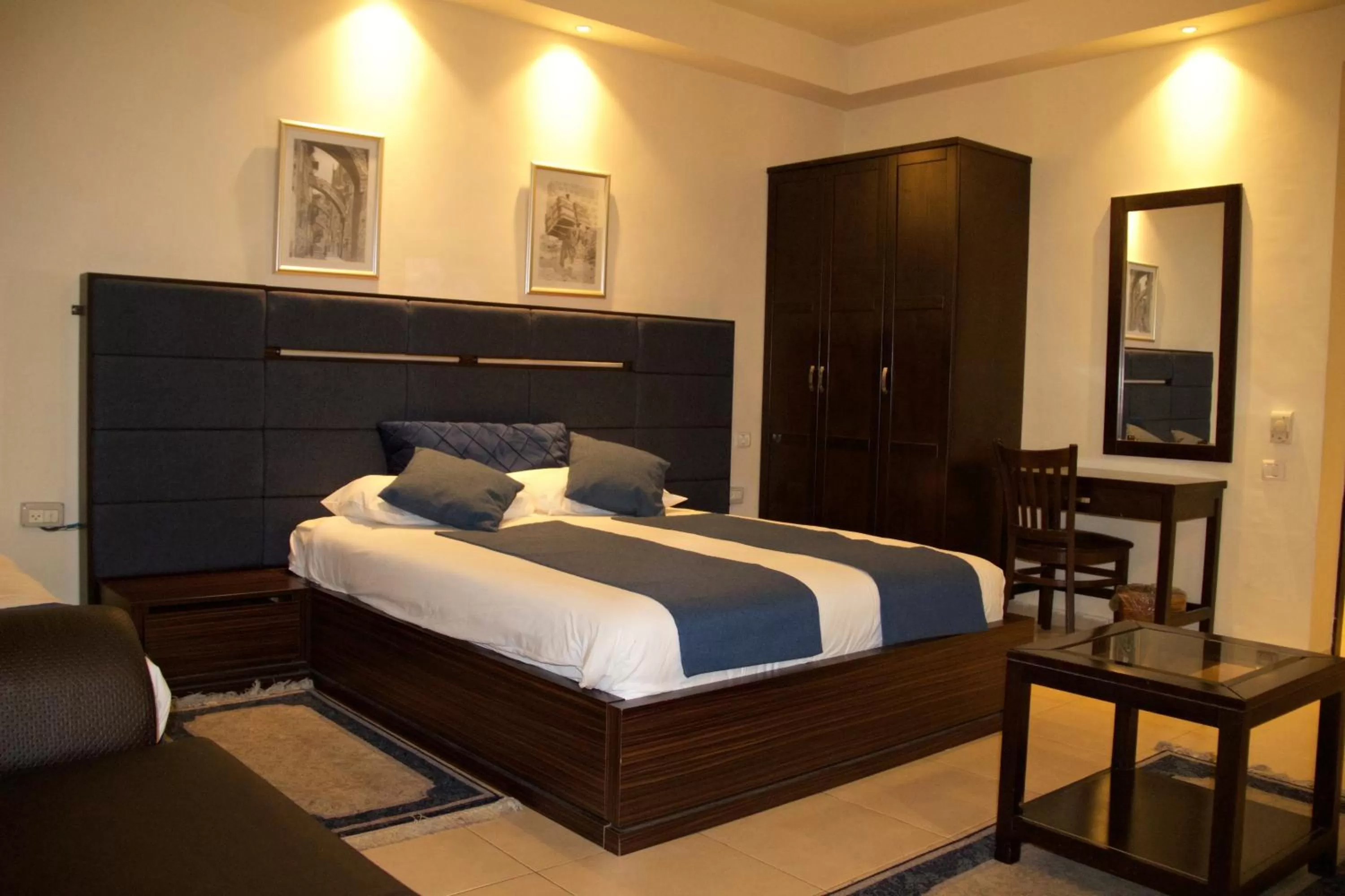 Photo of the whole room, Bed in National Hotel - Jerusalem