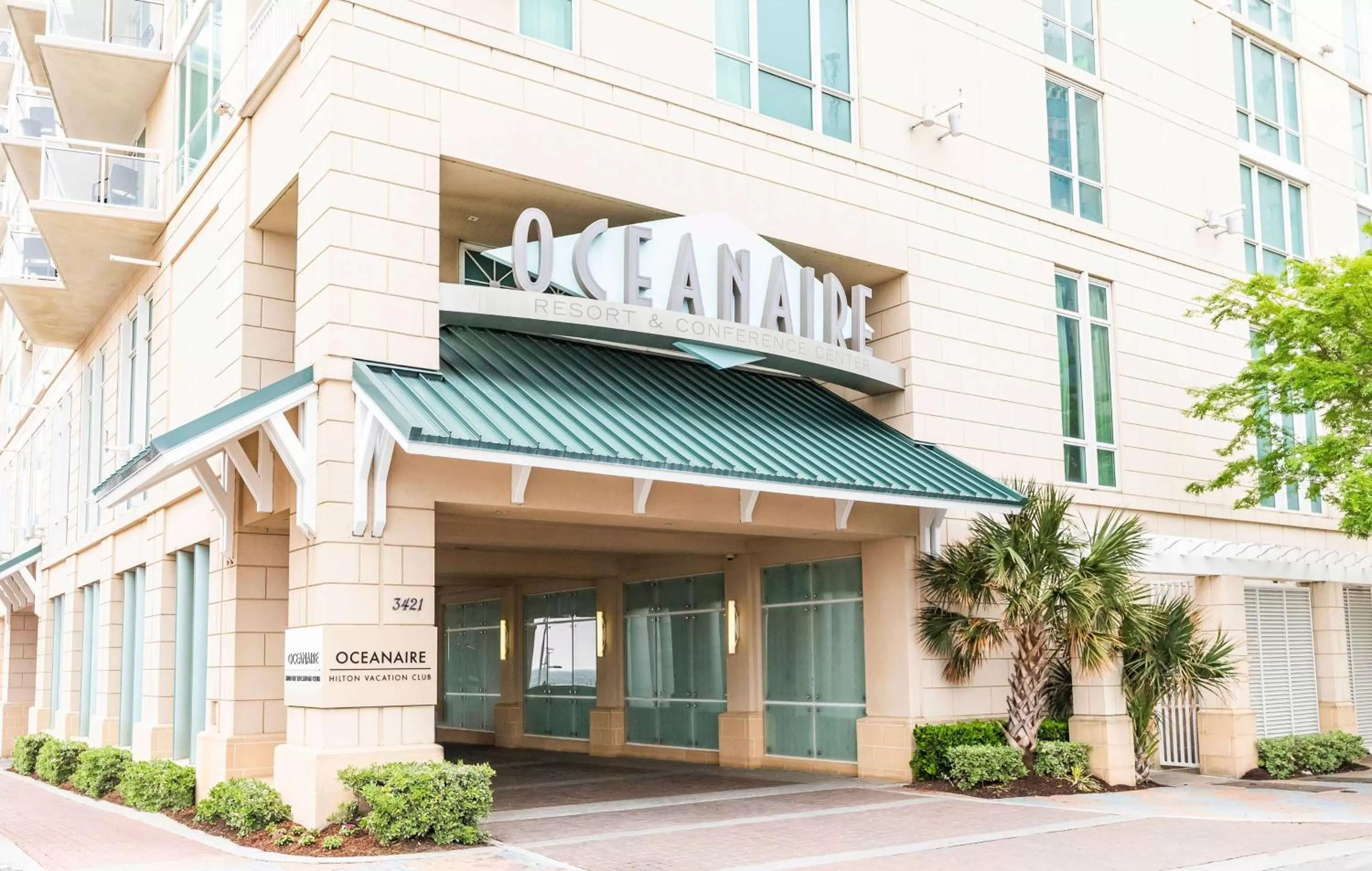 Property building in Hilton Vacation Club Oceanaire Virginia Beach
