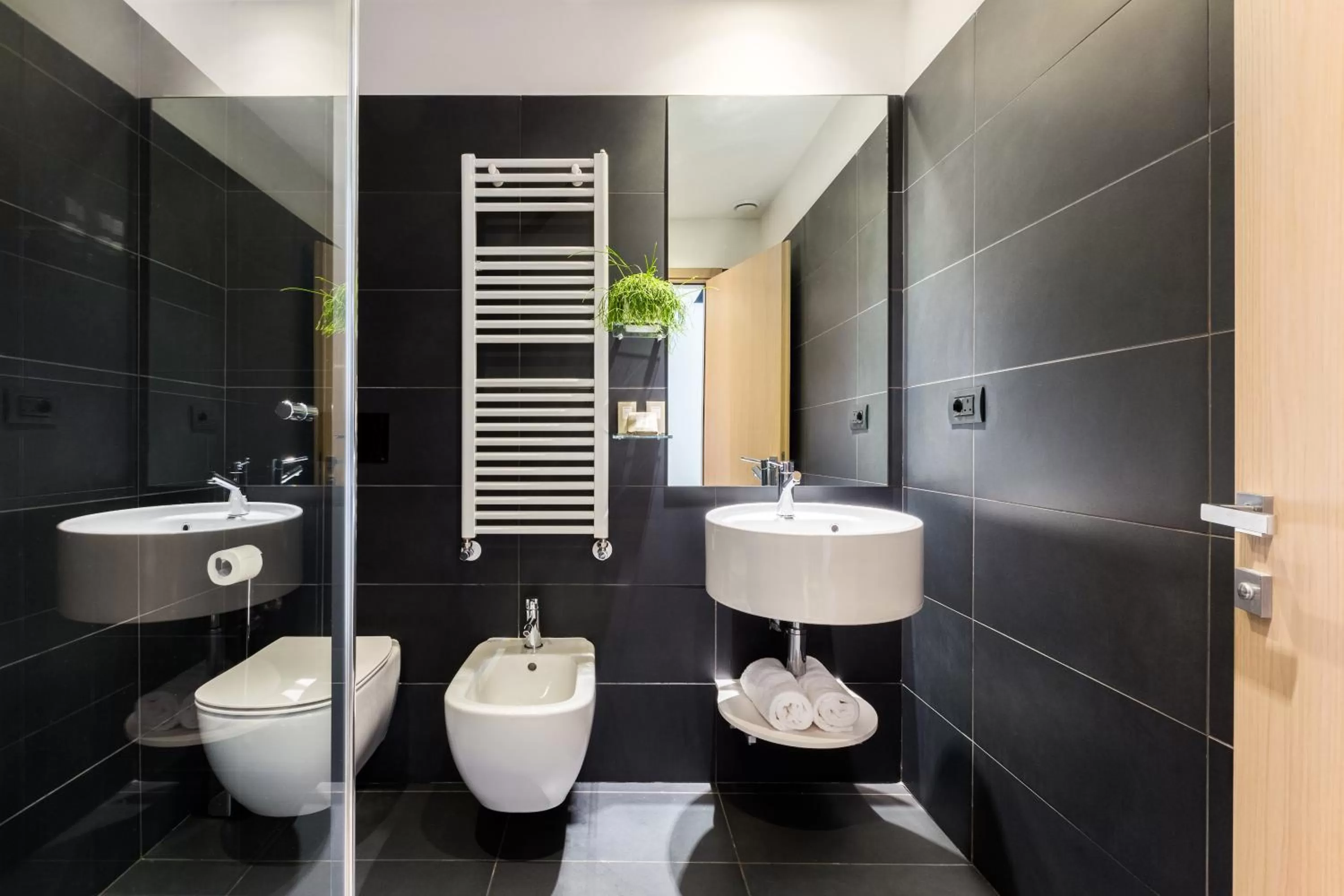 Bathroom in Hotel Lago Di Garda