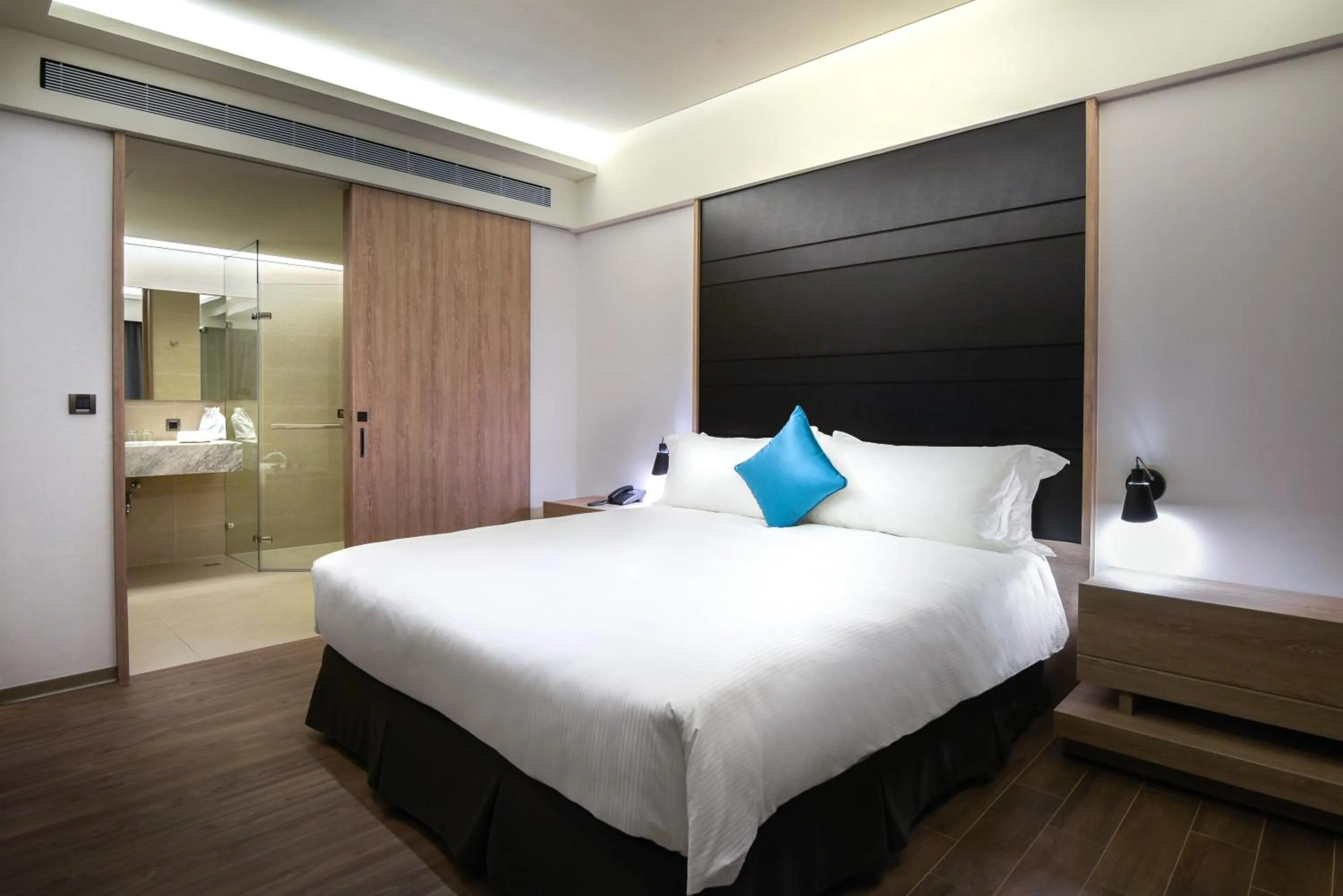 bunk bed, Bed in Just Sleep Kaohsiung Station