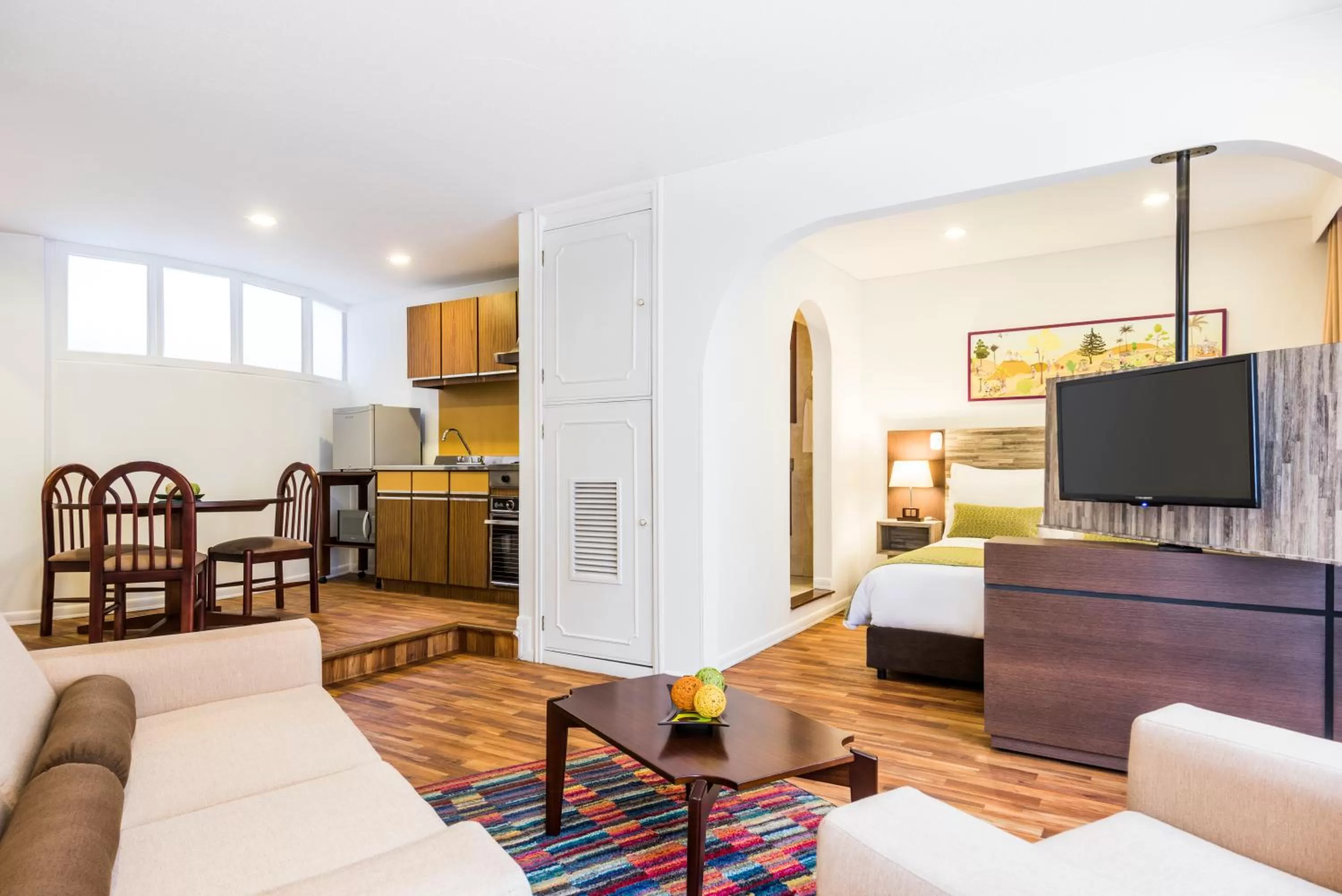 Kitchen or kitchenette in Suites by Vilar América