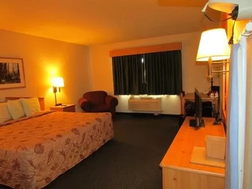 Photo of the whole room, Bed in Shell Lake Lodge, a Travelodge by Wyndham