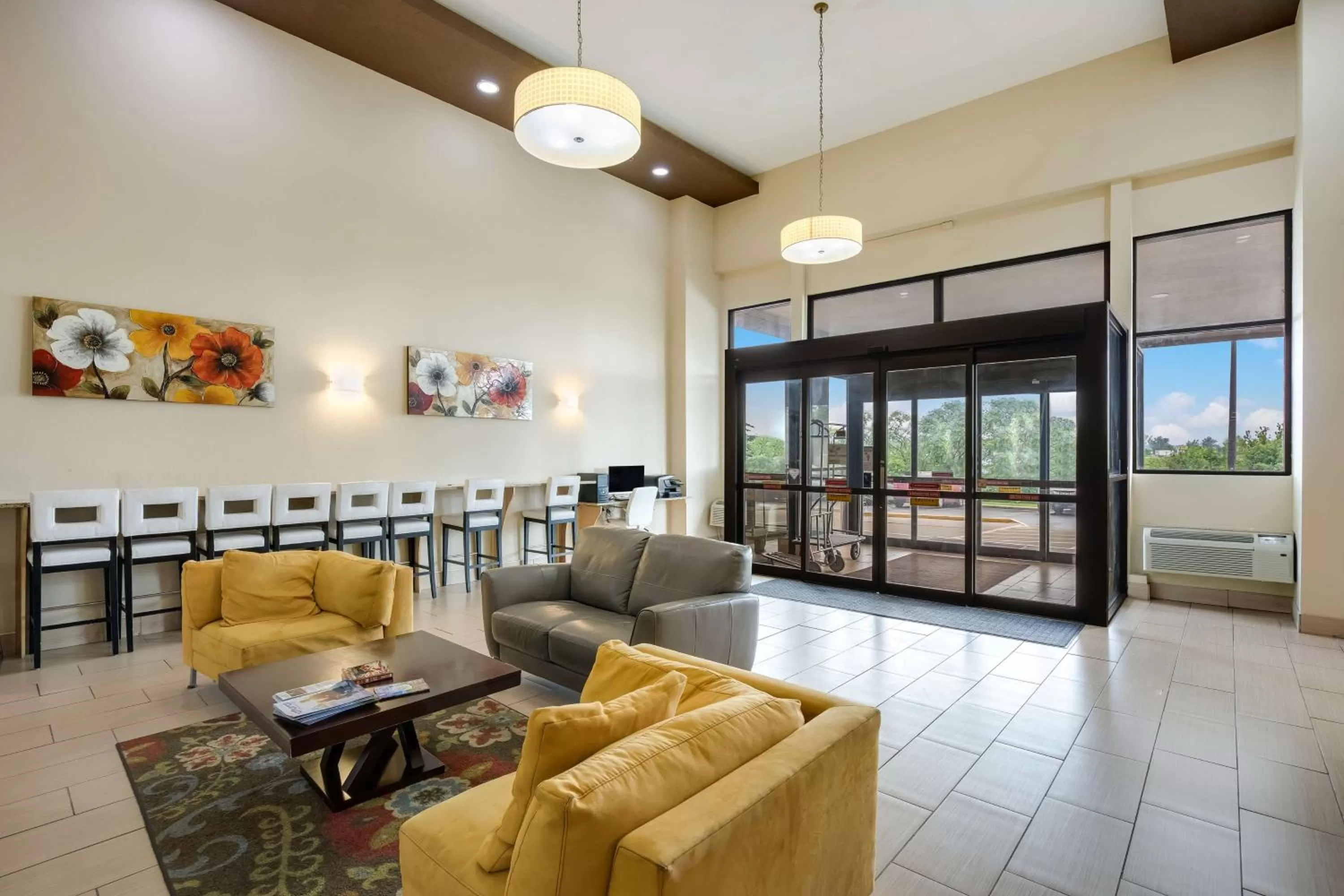 Lobby or reception in Best Western Waukesha Grand