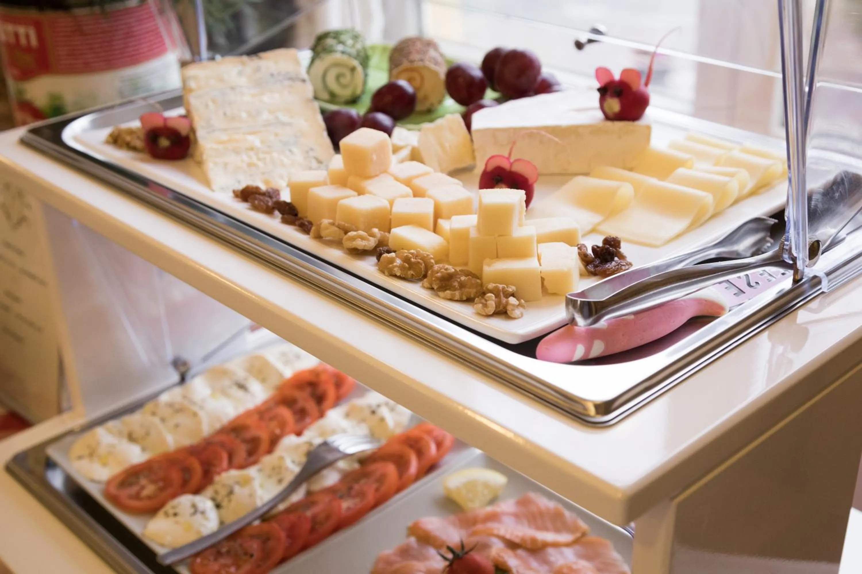 Buffet breakfast in Hotel Villa Tiziana