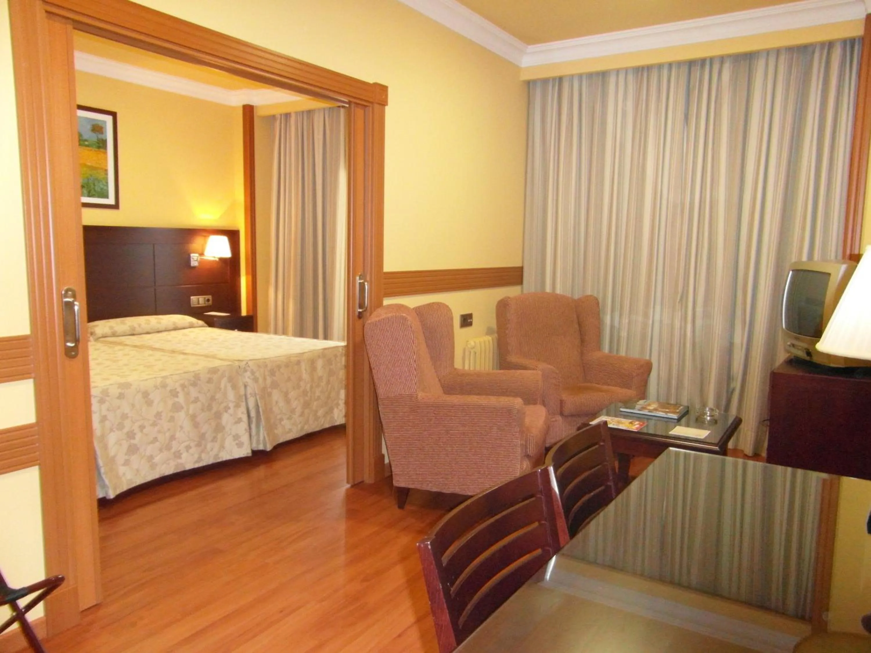 Photo of the whole room, Bed in Hotel II Castillas Ávila