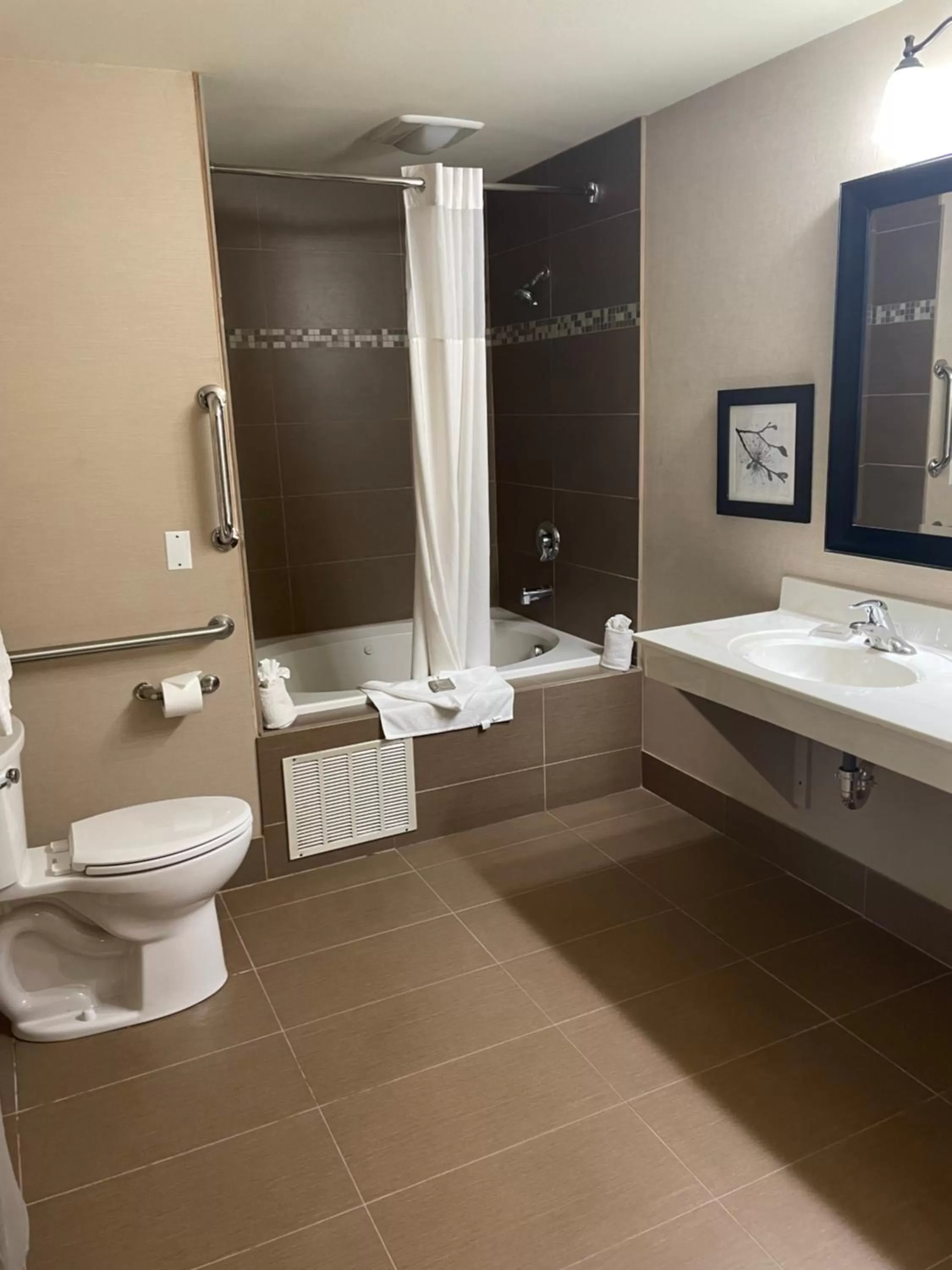 Shower in Country Inn & Suites by Radisson, Madison, WI