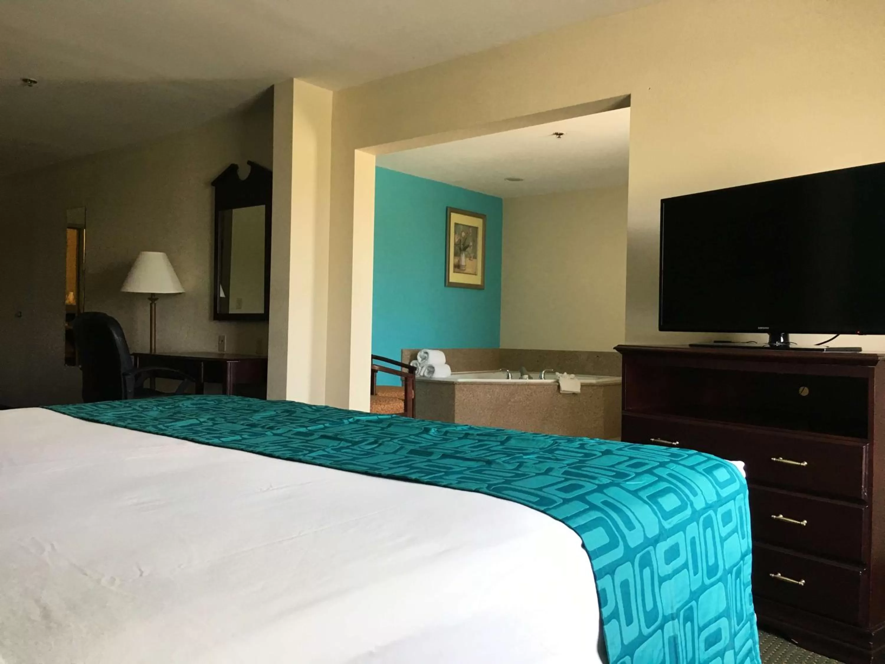 Photo of the whole room in Howard Johnson by Wyndham Houma