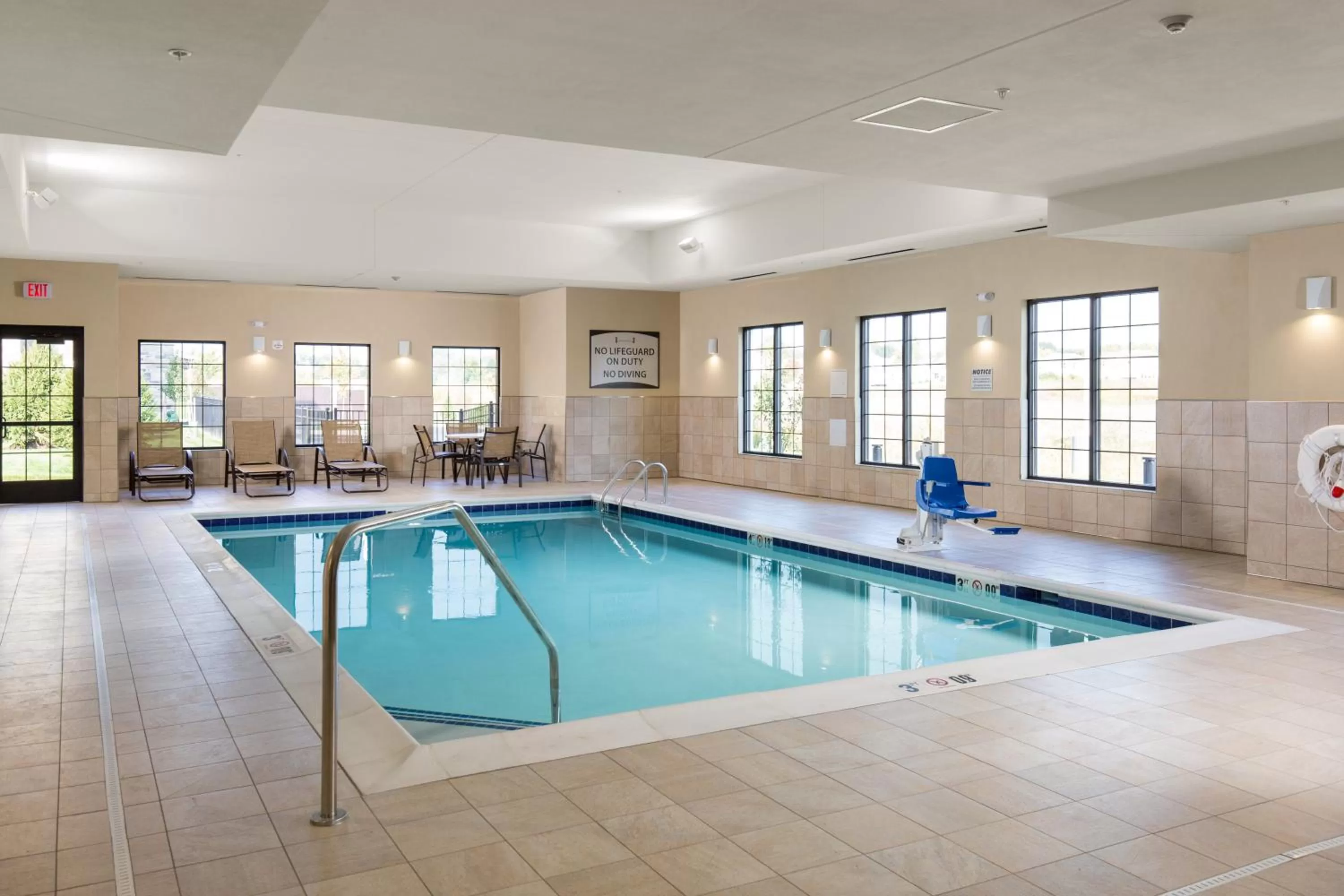 Swimming pool in Staybridge Suites - Columbus Polaris by IHG