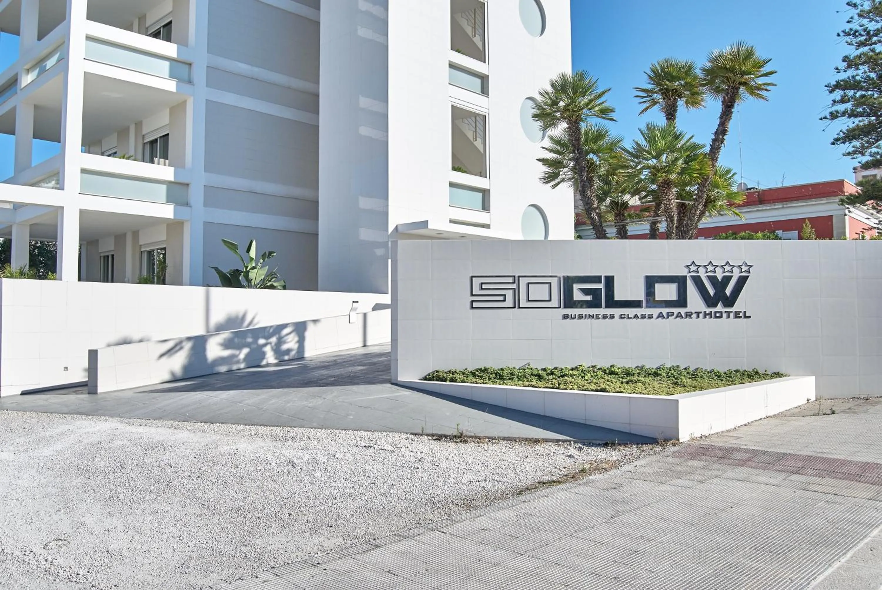 Facade/entrance in Soglow Business Class Hotel