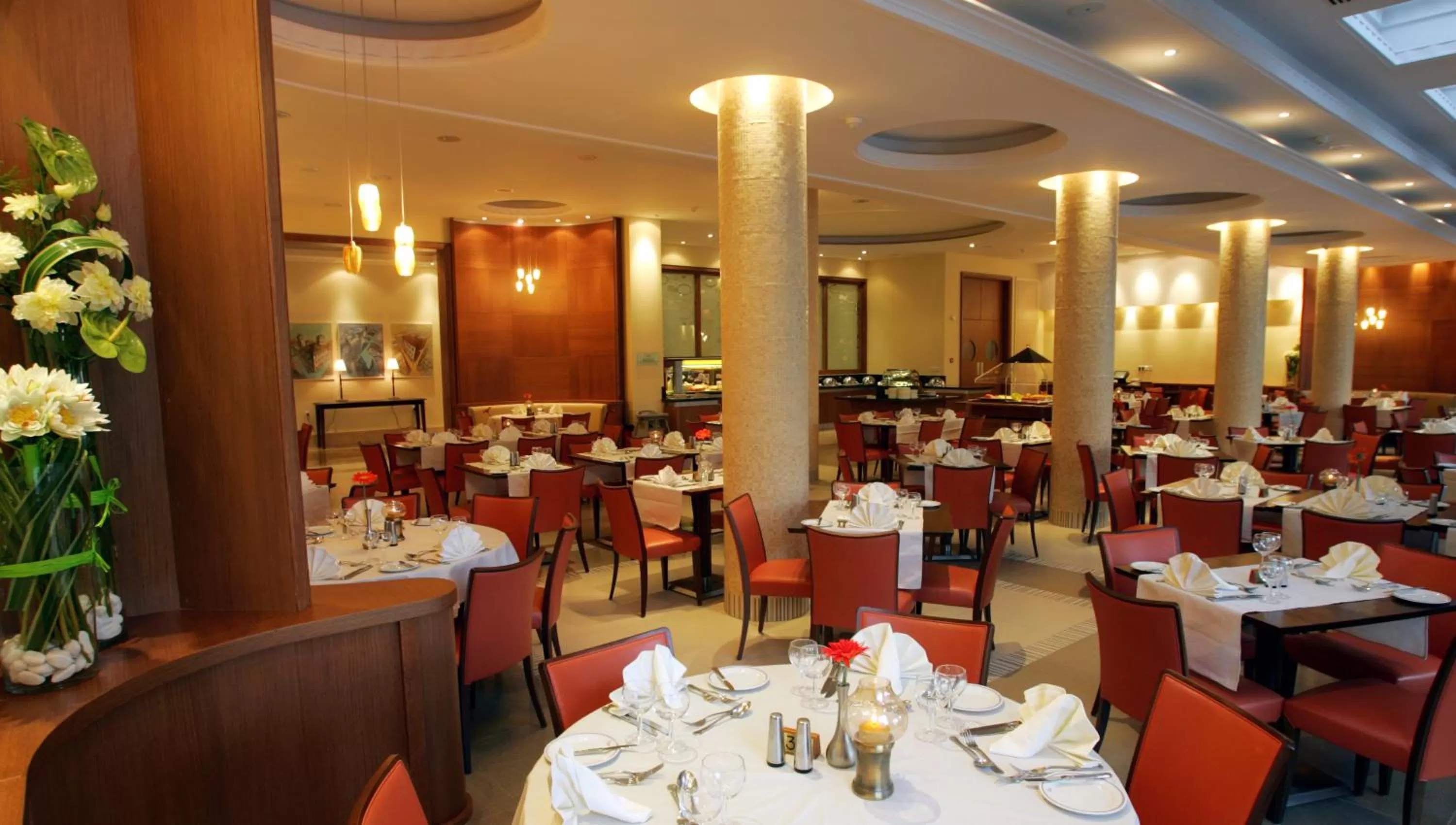 Restaurant/places to eat in Ajax Hotel