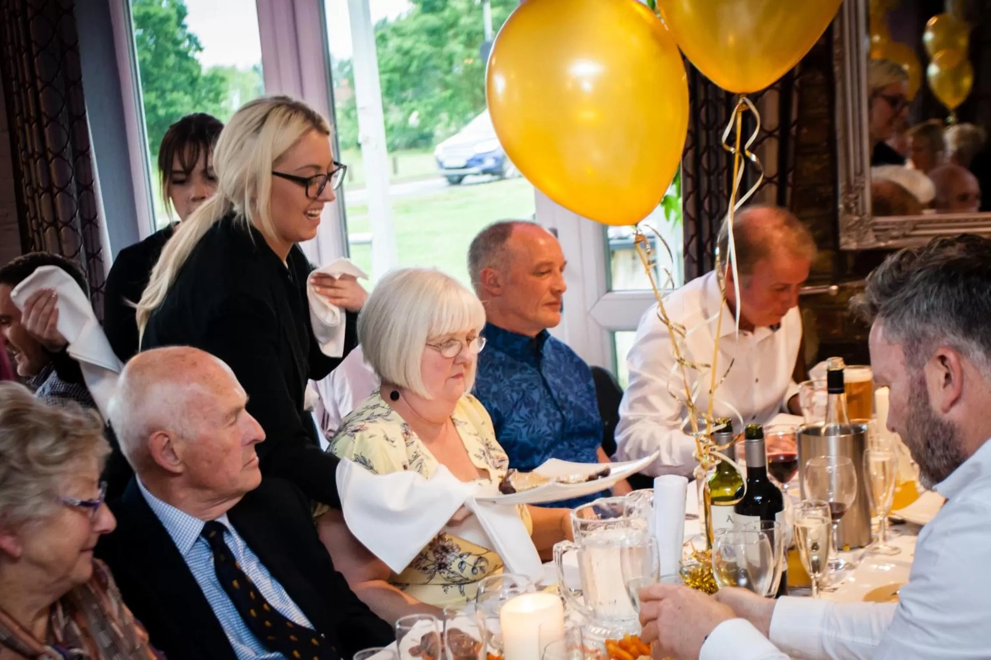 Restaurant/places to eat in Hunters Meet