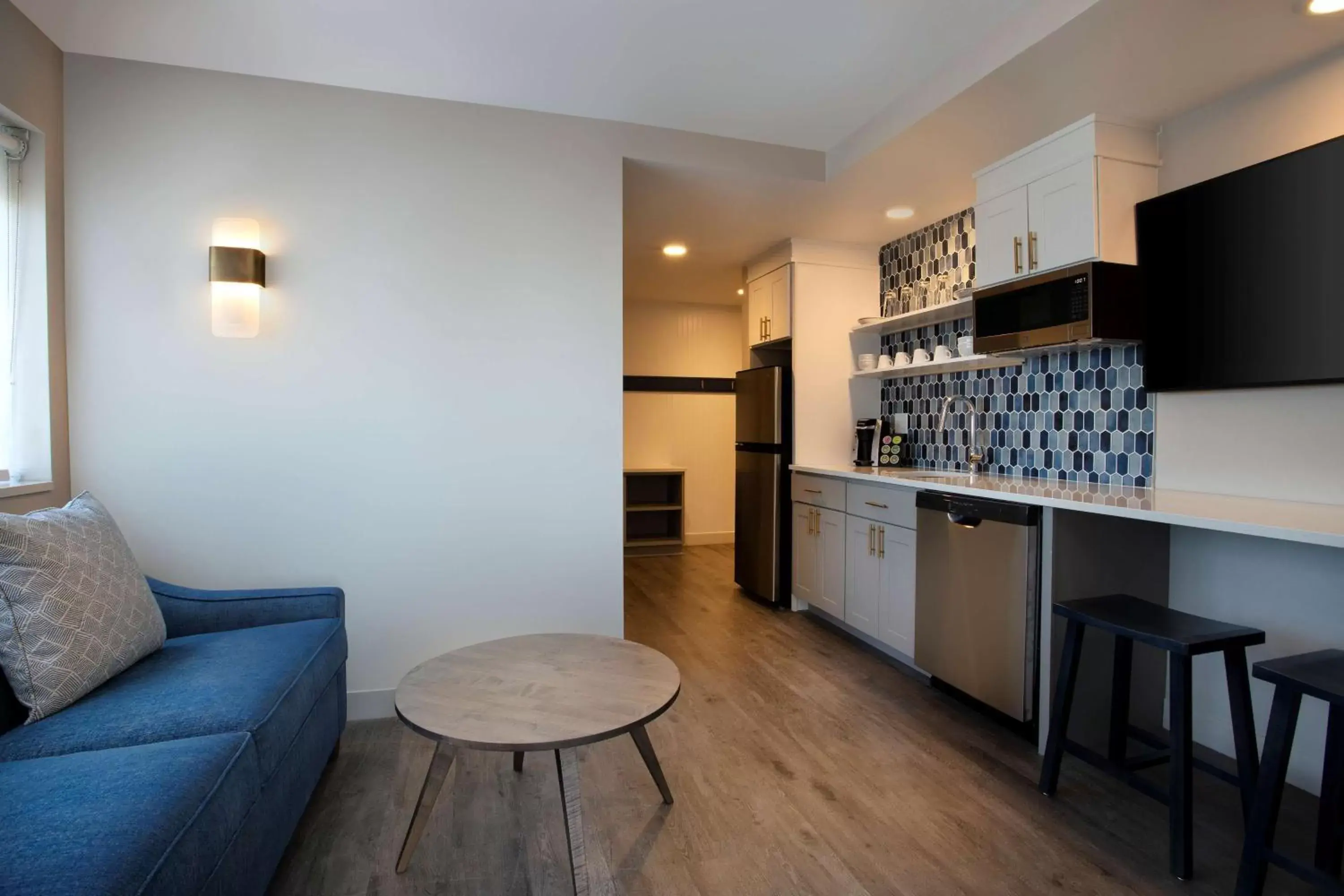 One-Bedroom Suite with Two Queen Beds and Kitchenette in Fenwick Shores, Tapestry Collection by Hilton One-Bedroom Suite with Two Queen Beds and Kitchenette in Fenwick Shores, Tapestry Collection by Hilton