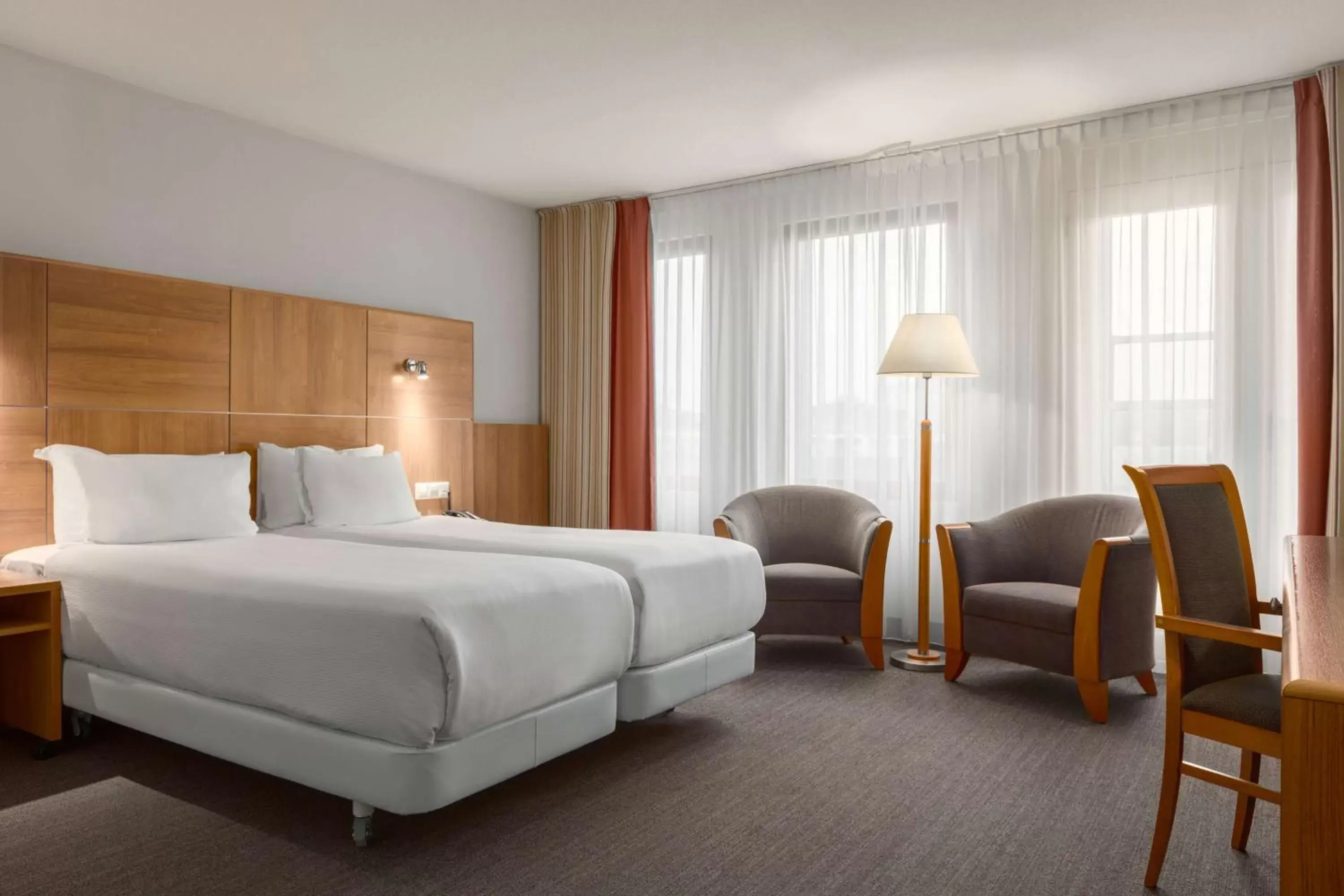 Standard Double or Twin with view in NH Amsterdam Museum Quarter Standard Double or Twin with view in NH Amsterdam Museum Quarter