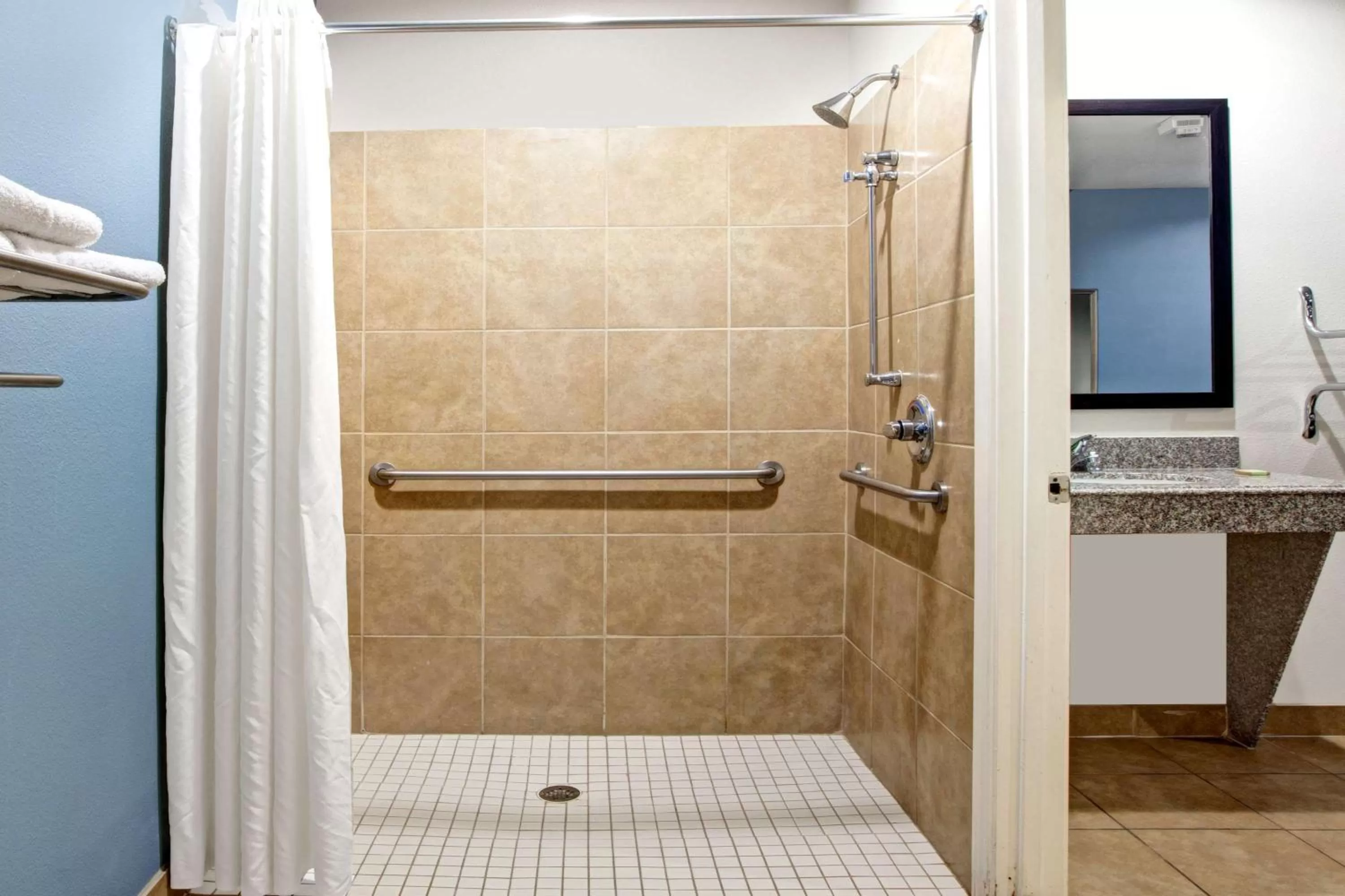 Deluxe Double Room with Two Double Beds - Non-Smoking in Super 8 by Wyndham Houston North I-45