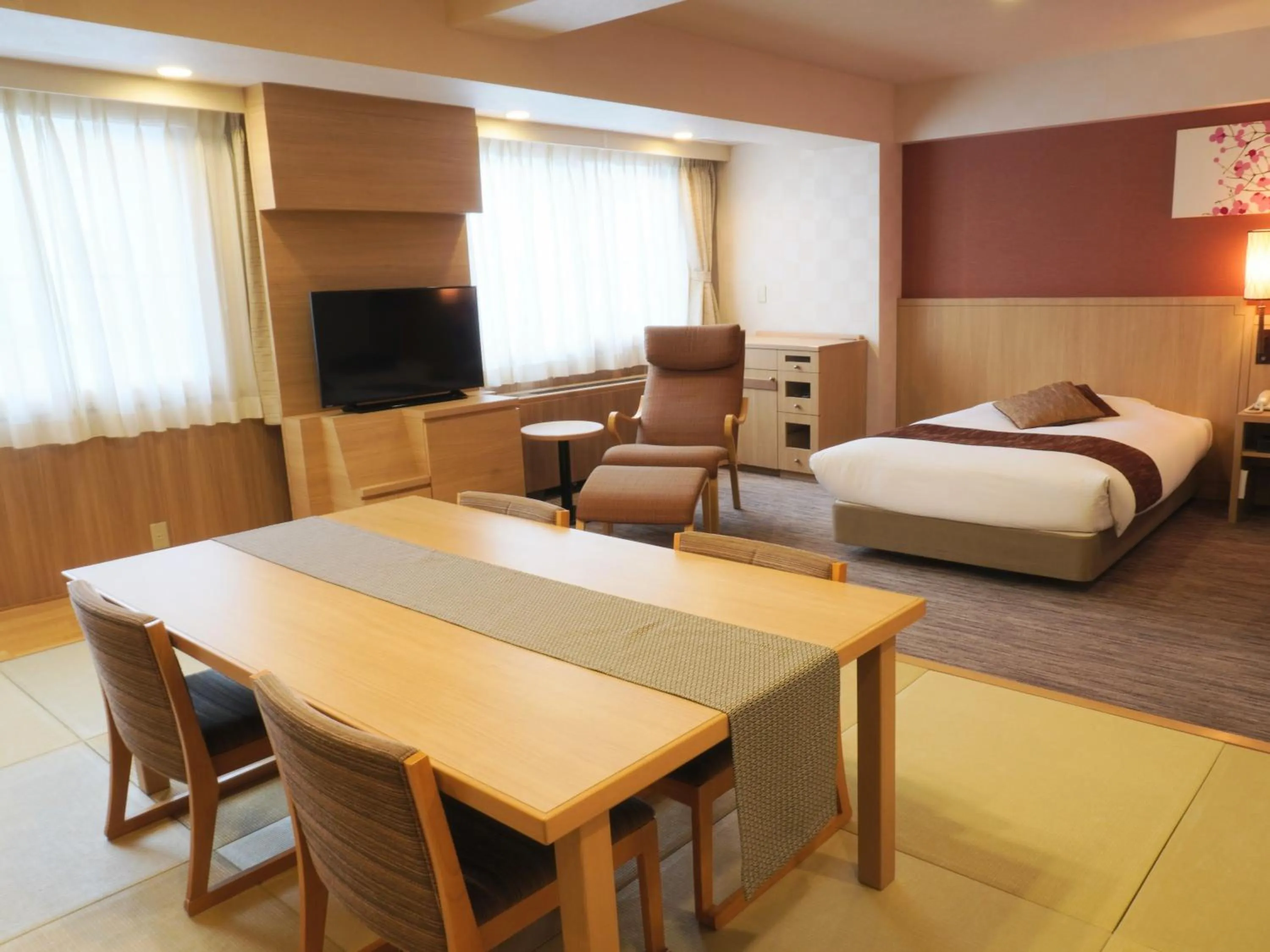 Living room, Bed in Yumoto Noboribetsu